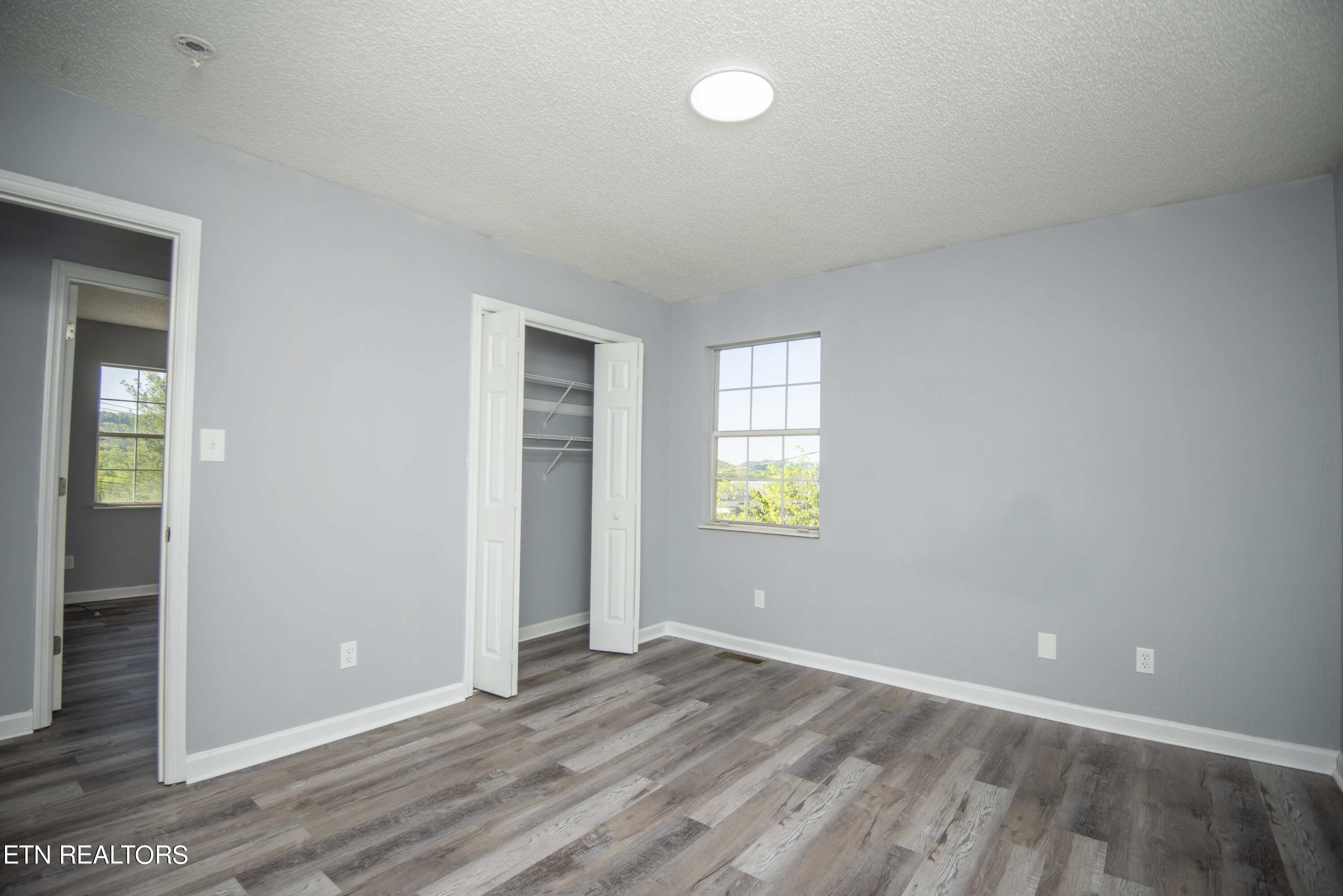 1109 E Emory Road Knoxville TN 37938