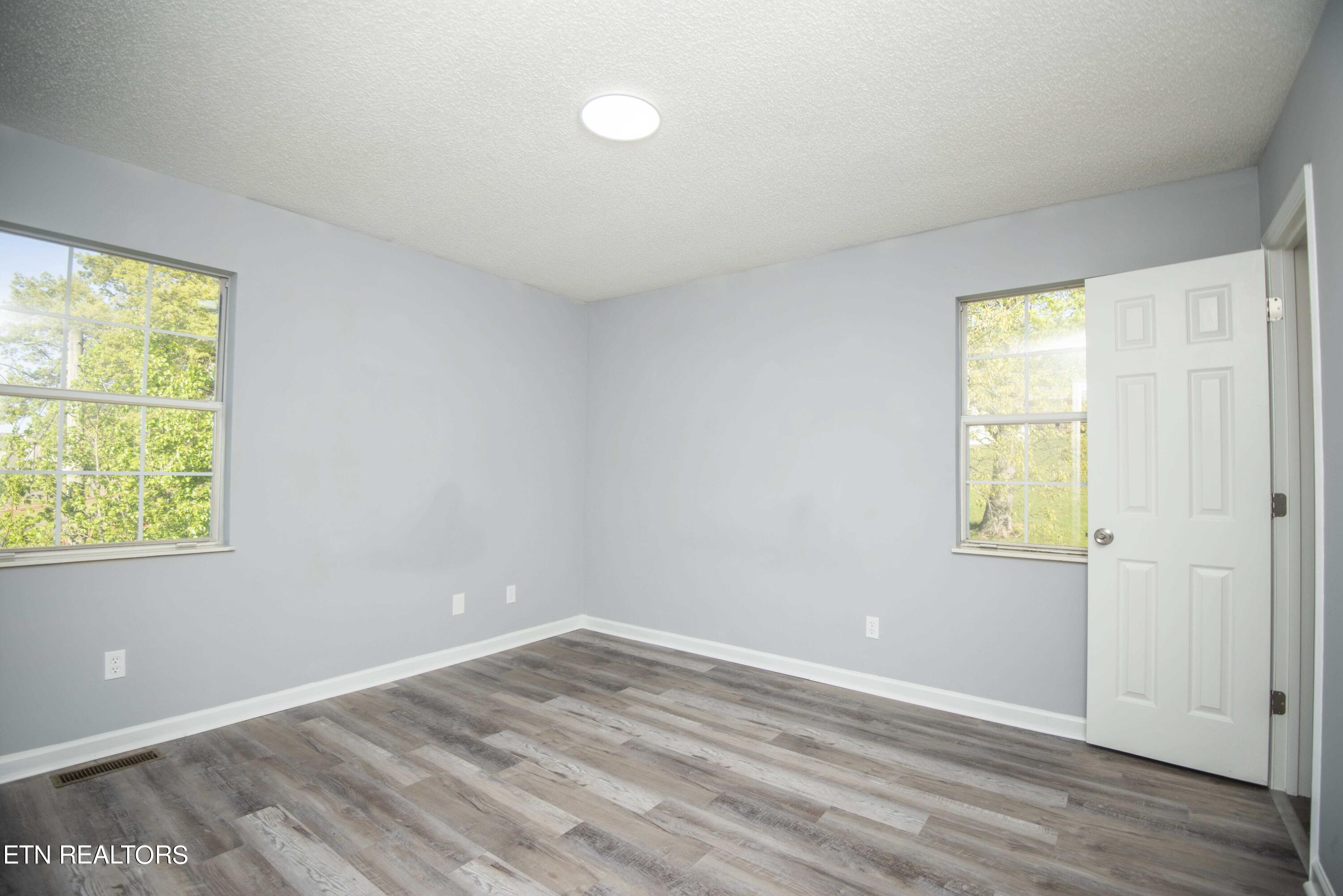1109 E Emory Road Knoxville TN 37938