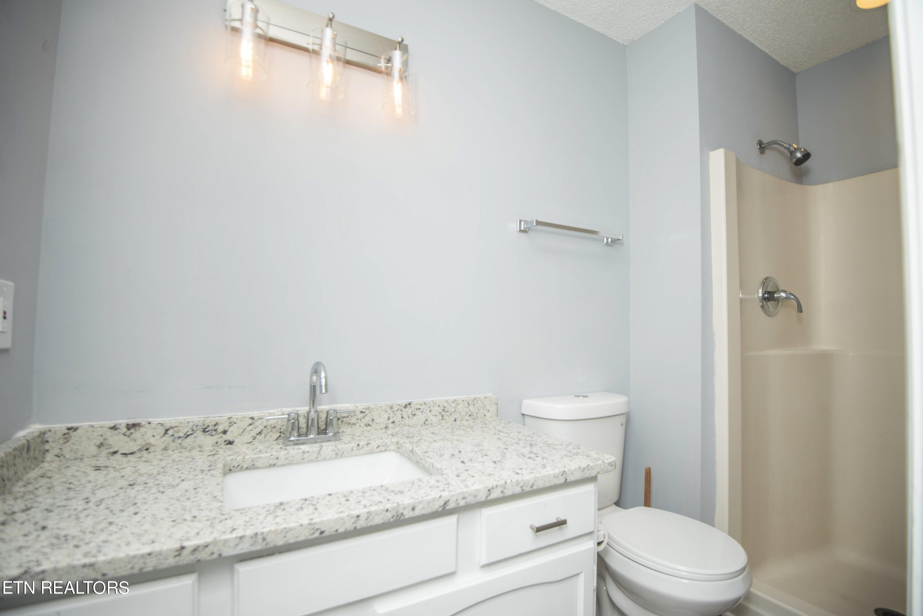 1109 E Emory Road Knoxville TN 37938