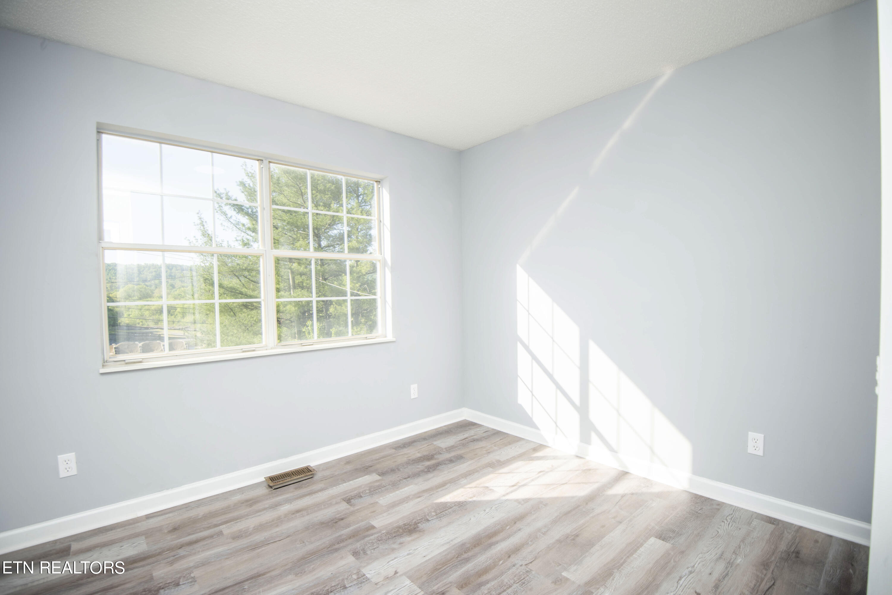 1109 E Emory Road Knoxville TN 37938