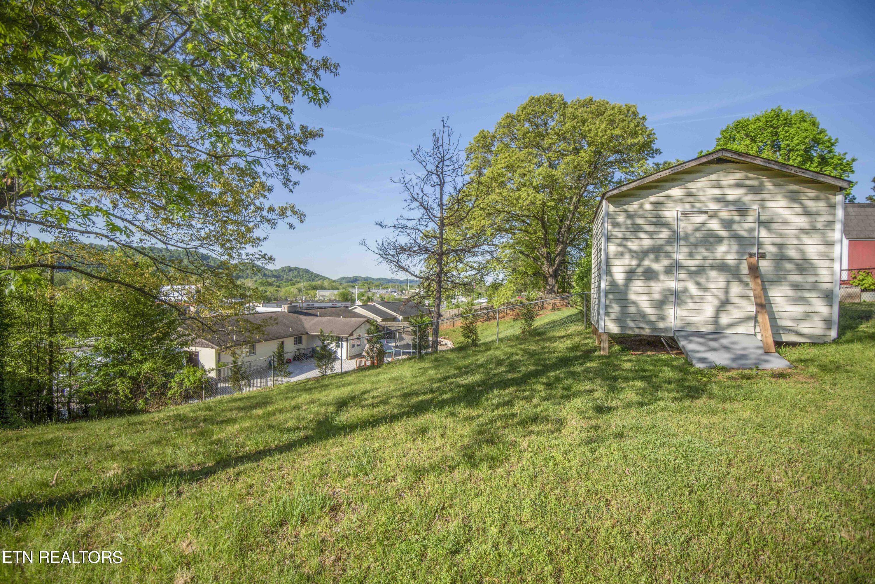 1109 E Emory Road Knoxville TN 37938