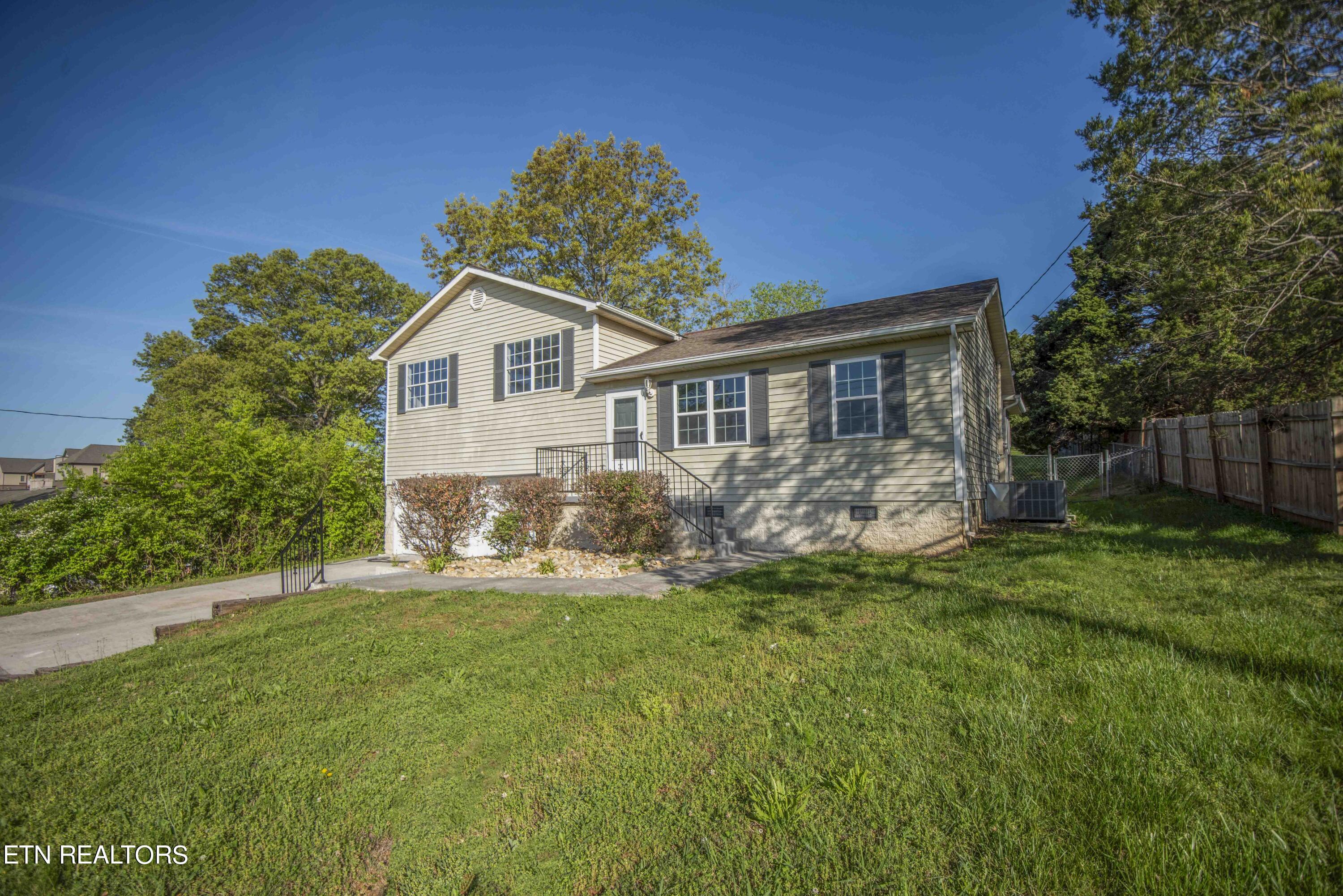 1109 E Emory Road Knoxville TN 37938