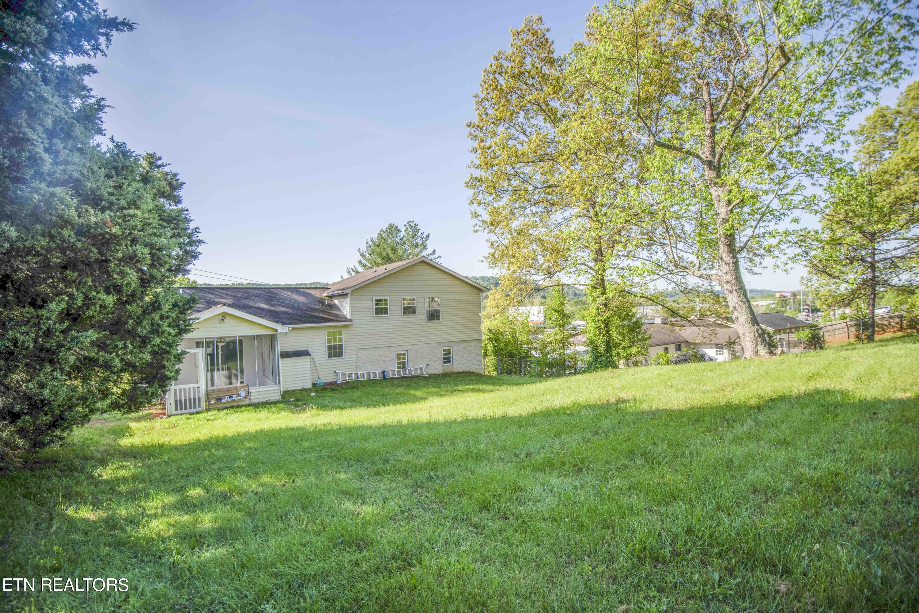 1109 E Emory Road Knoxville TN 37938