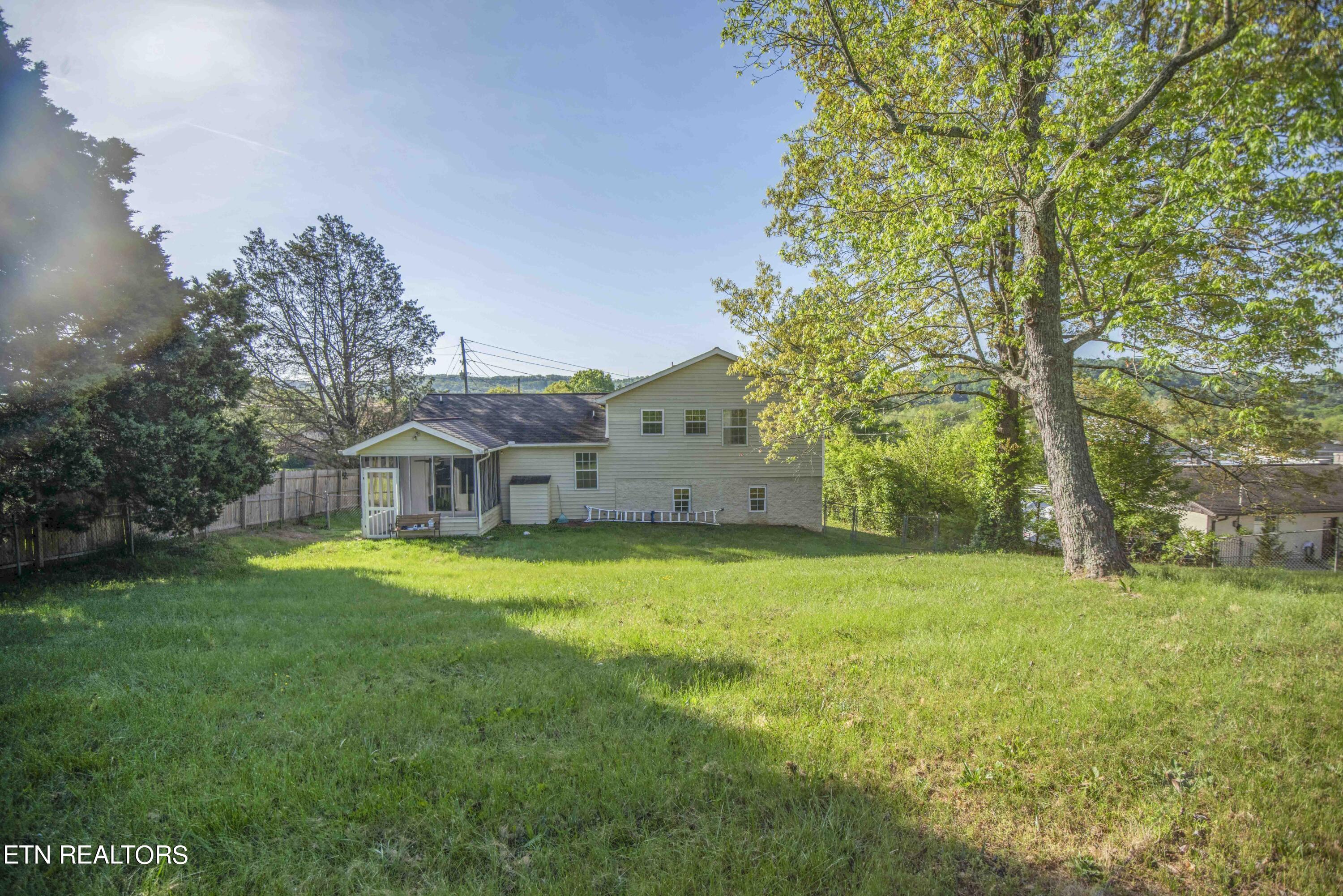 1109 E Emory Road Knoxville TN 37938