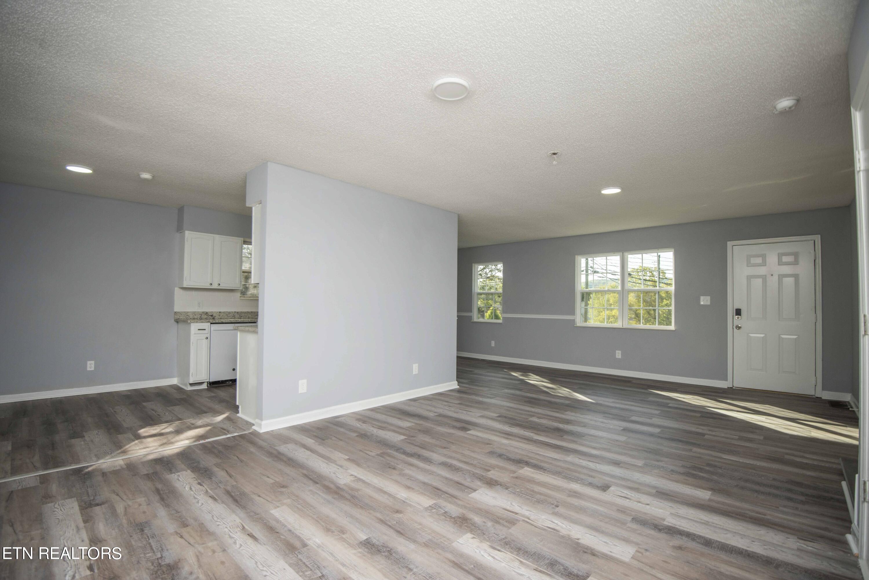 1109 E Emory Road Knoxville TN 37938