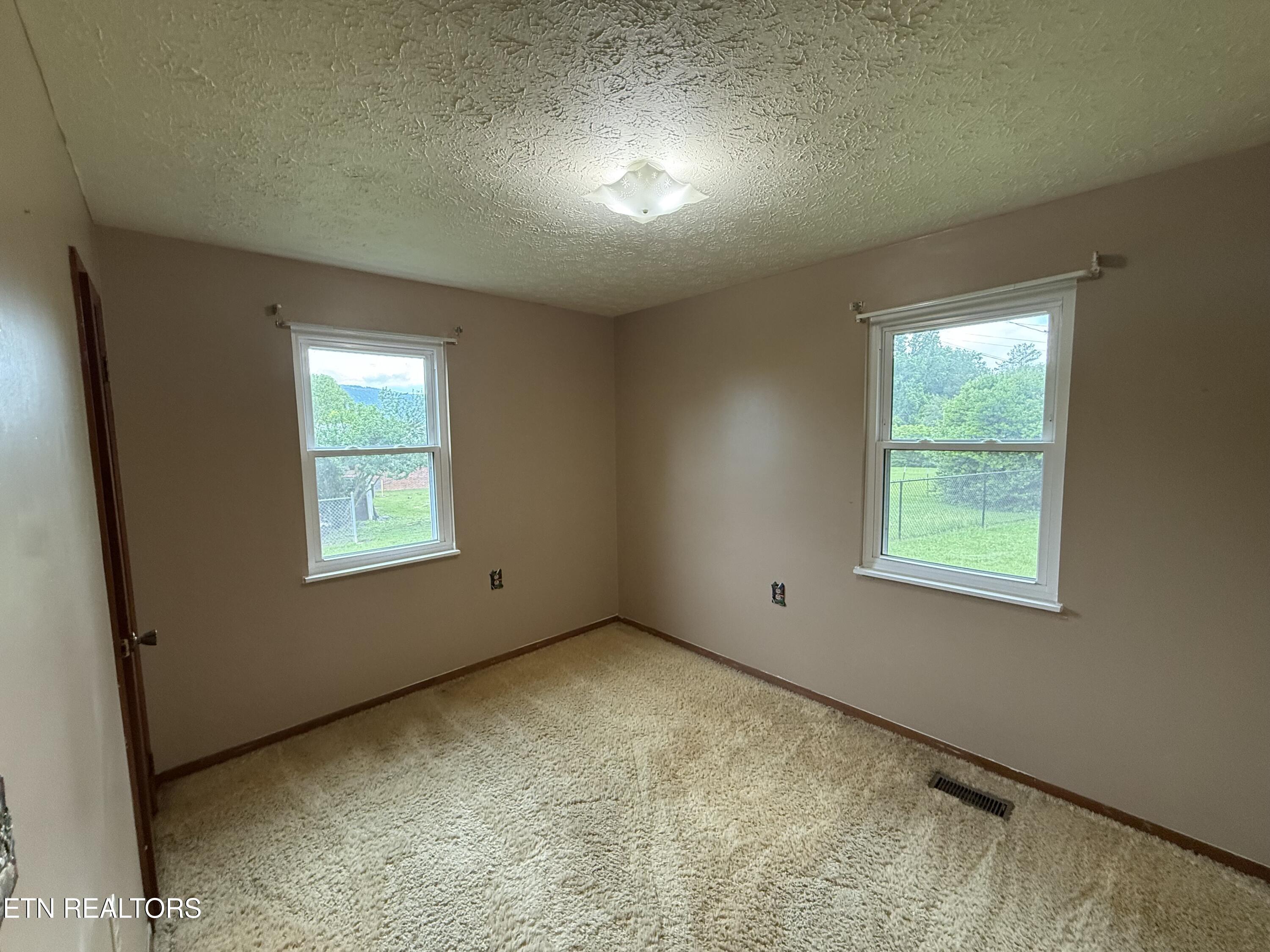 191 Lance Lane Lafollette TN 37766