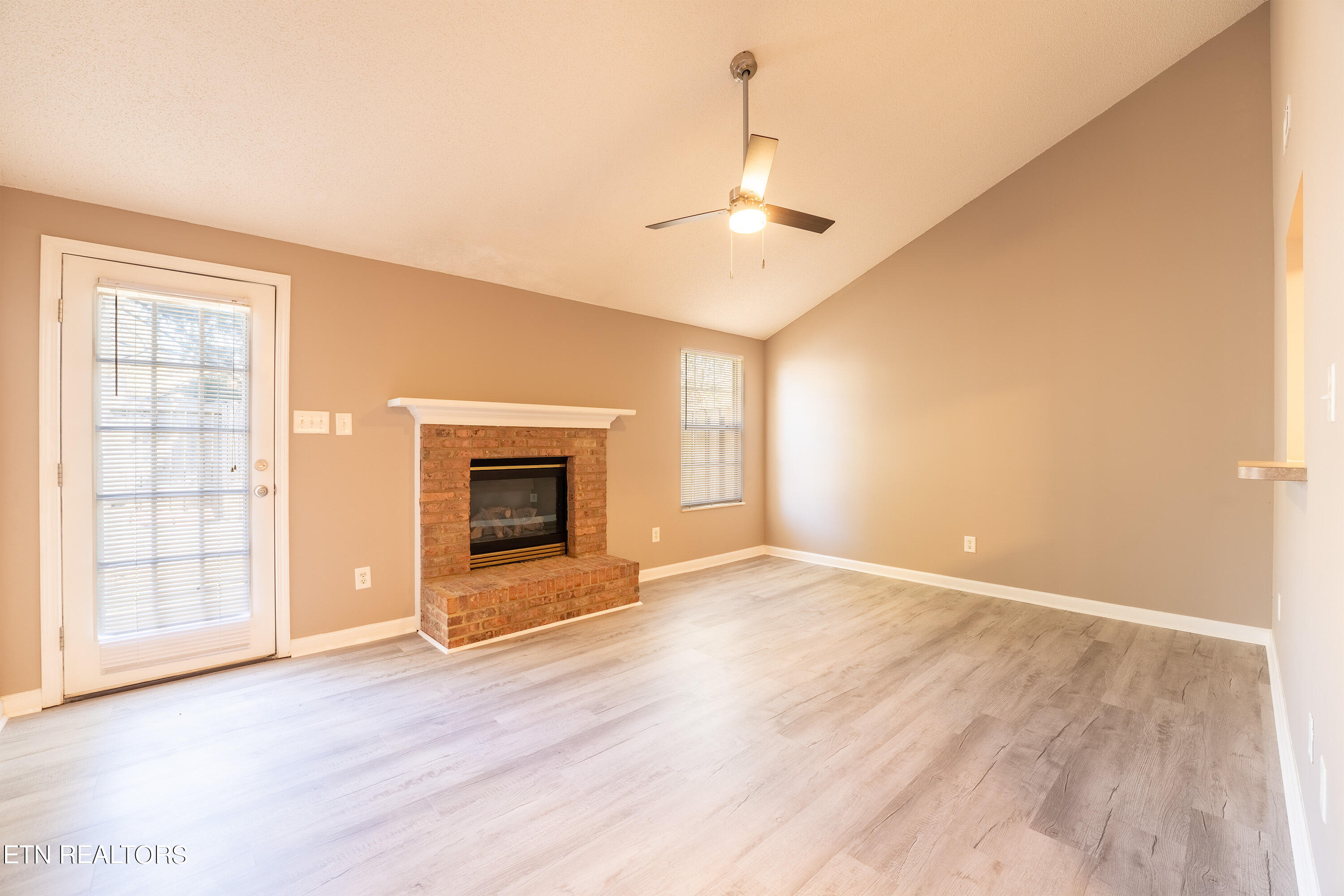 334 Hawthorne Oaks Way Powell TN 37849