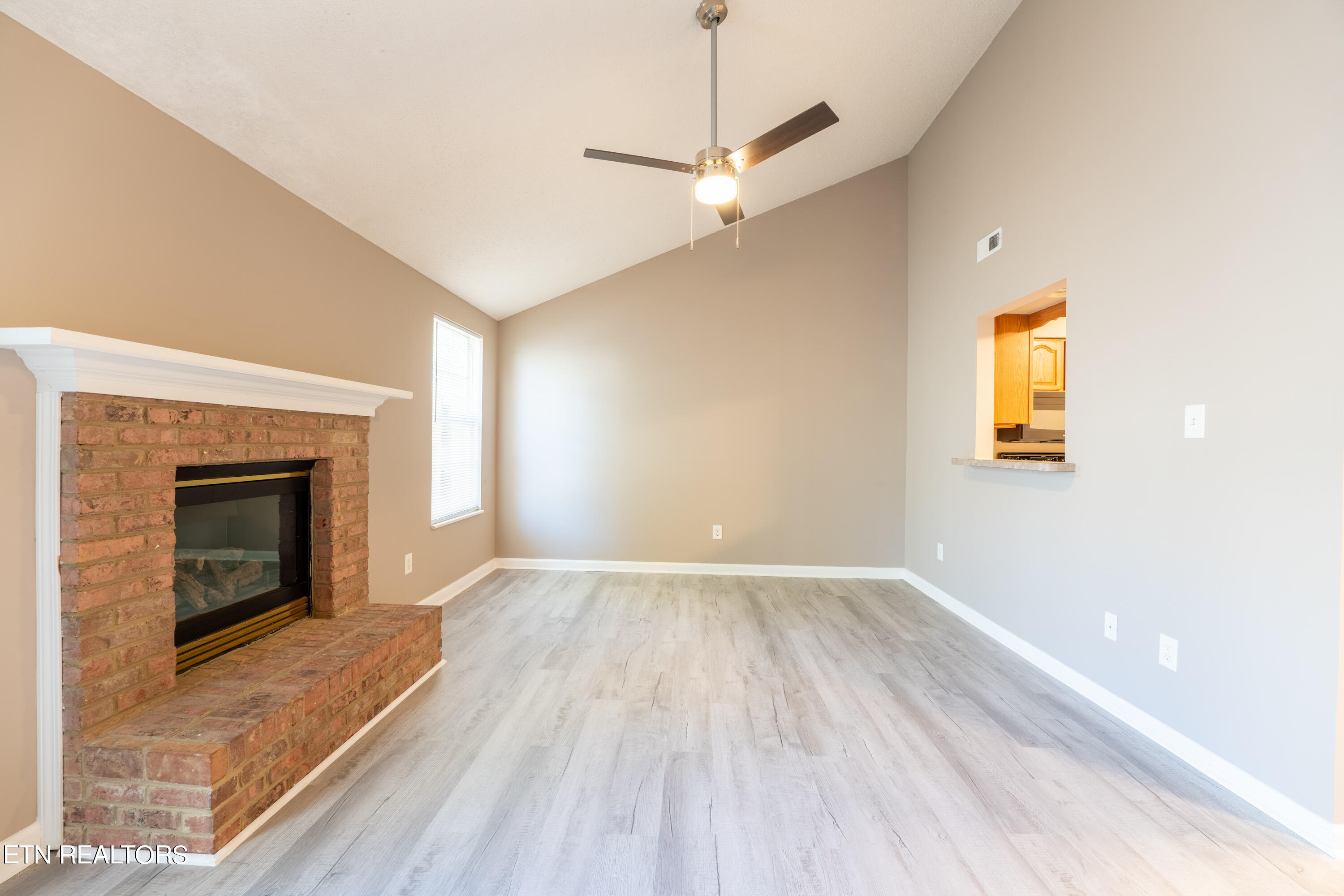 334 Hawthorne Oaks Way Powell TN 37849