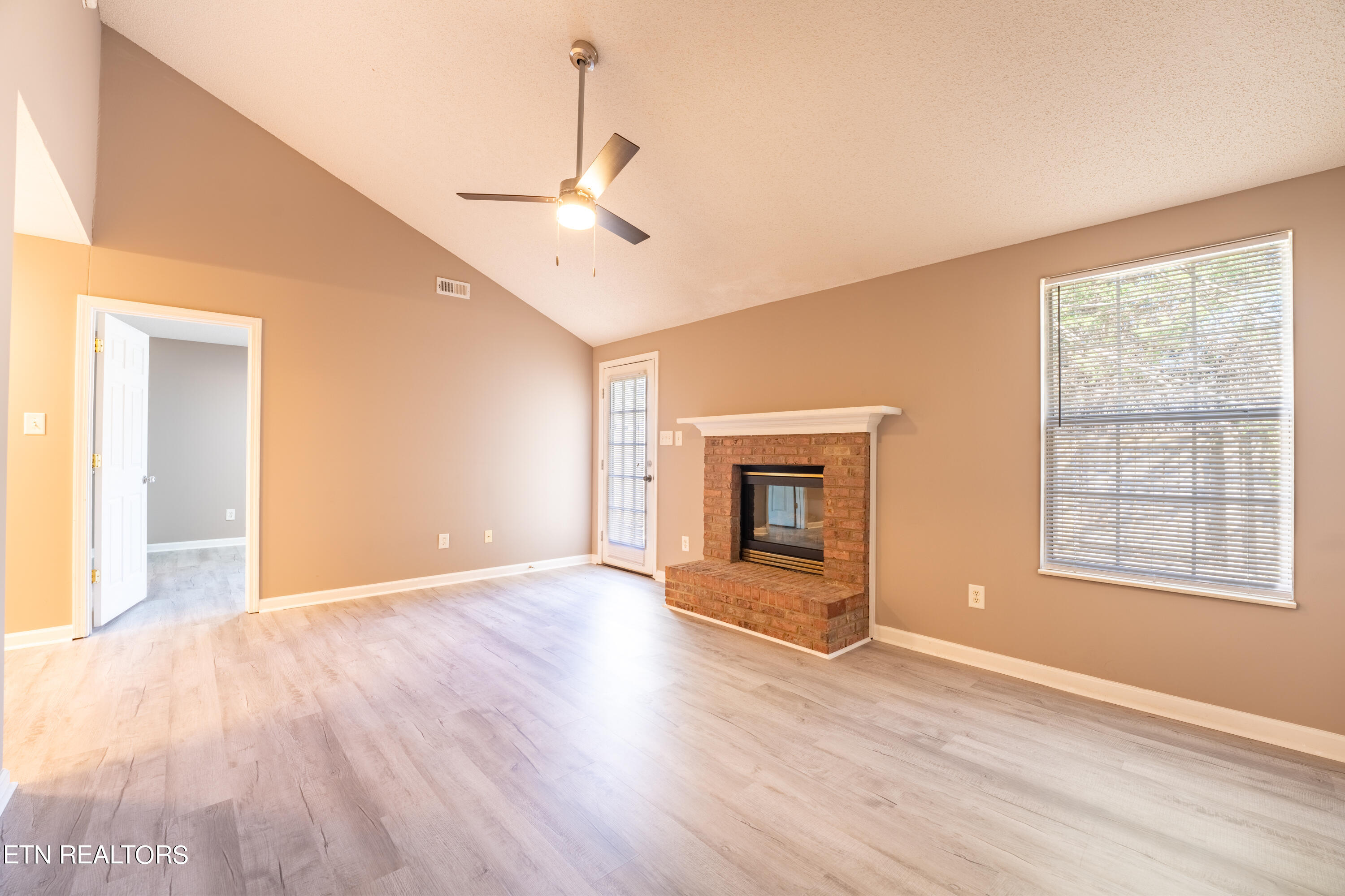 334 Hawthorne Oaks Way Powell TN 37849