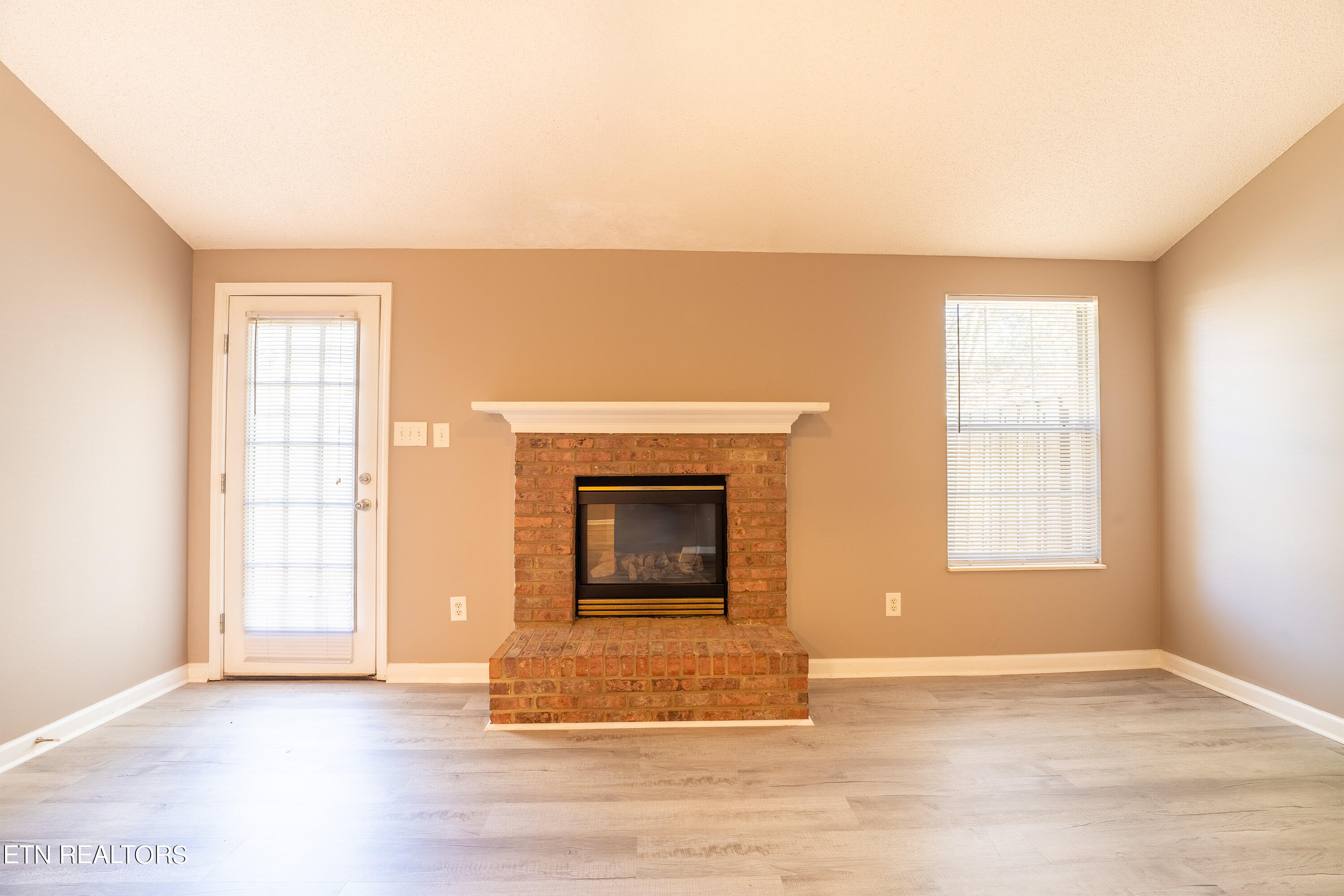 334 Hawthorne Oaks Way Powell TN 37849