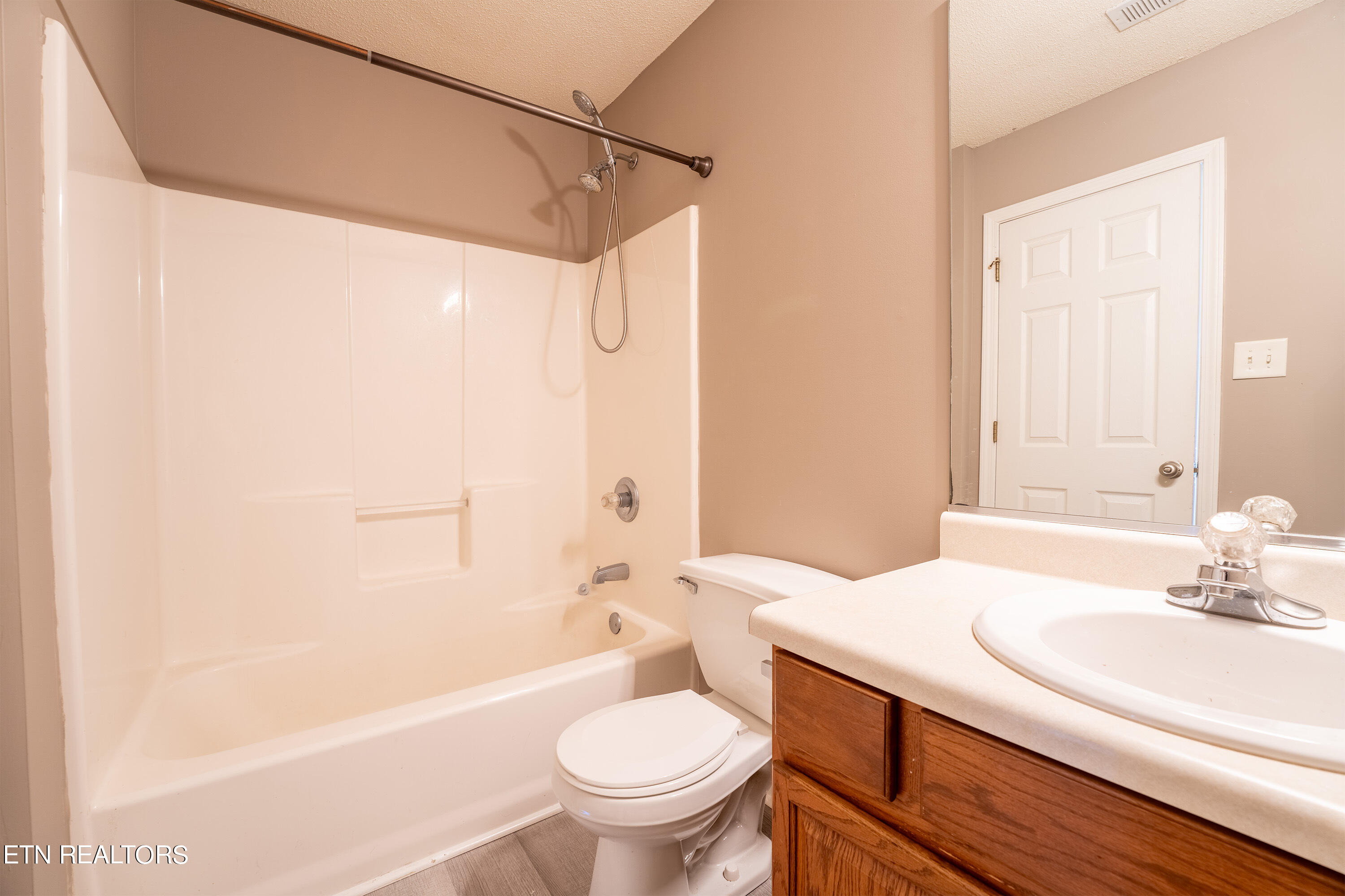 334 Hawthorne Oaks Way Powell TN 37849