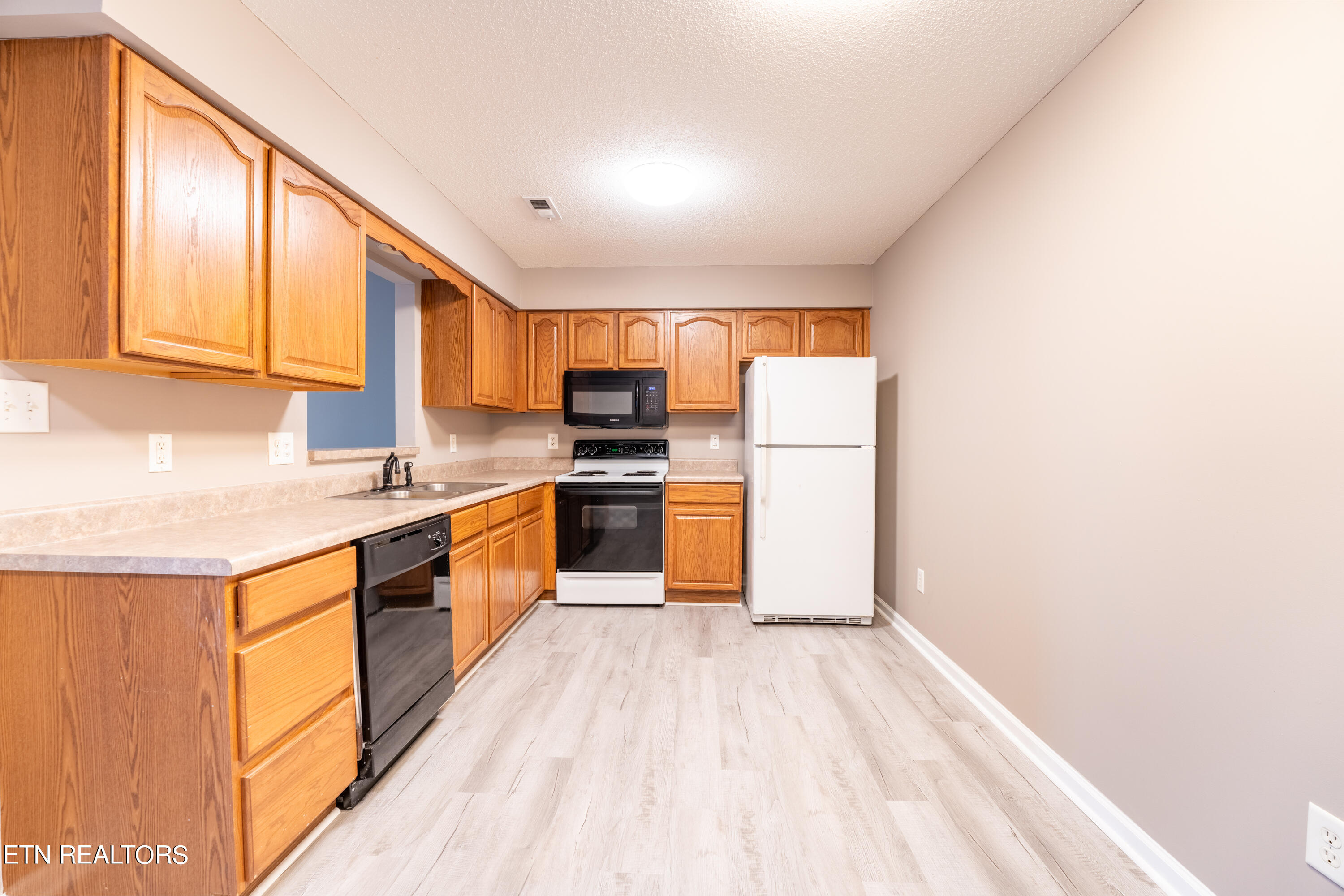 334 Hawthorne Oaks Way Powell TN 37849
