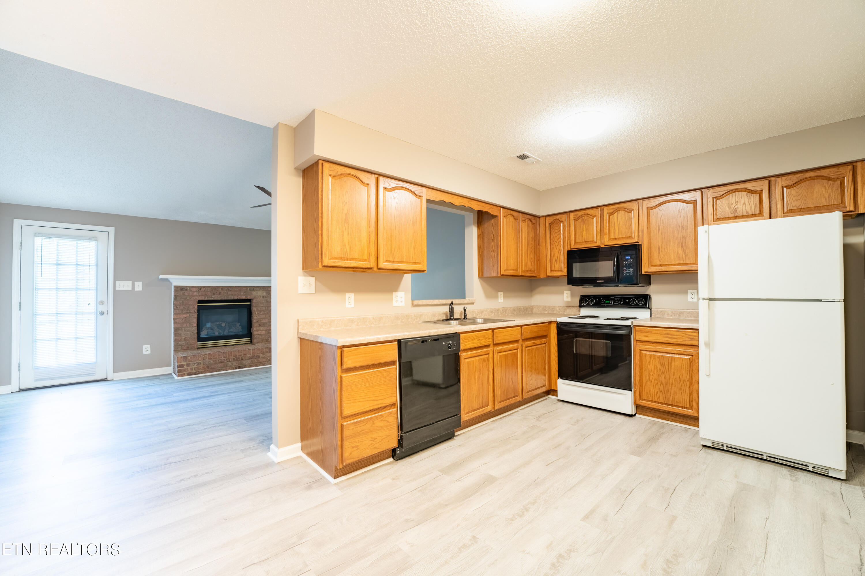 334 Hawthorne Oaks Way Powell TN 37849