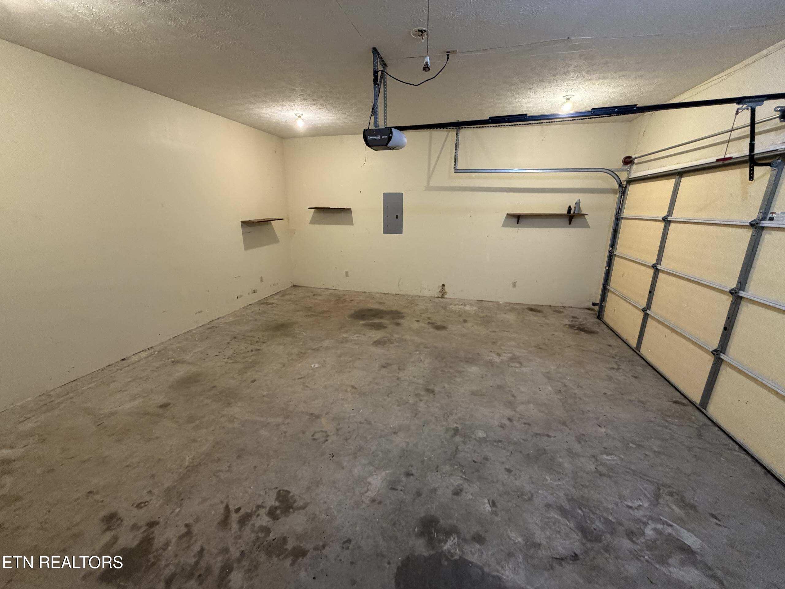 3175 Dutch Valley Road Clinton TN 37716