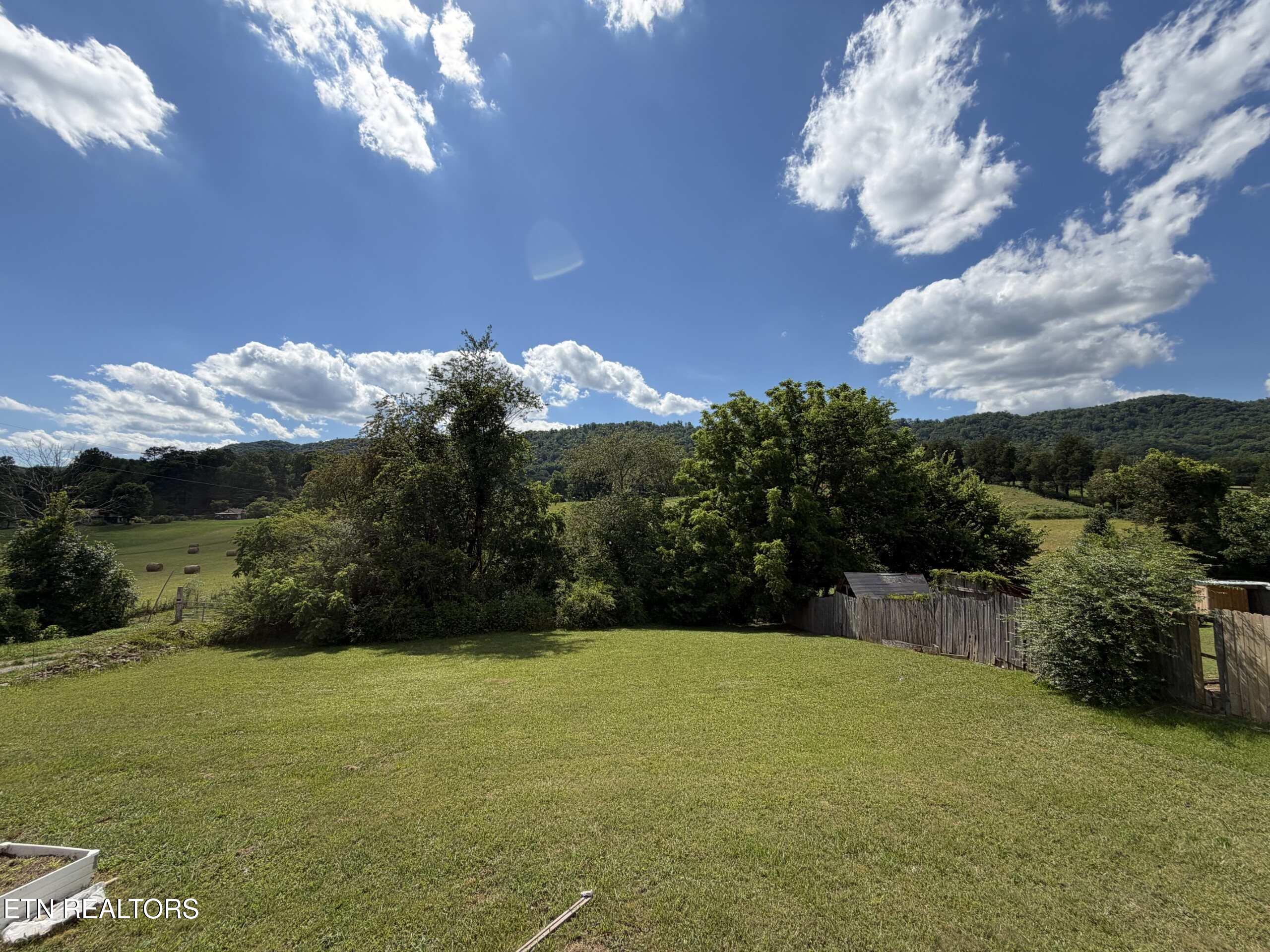 3175 Dutch Valley Road Clinton TN 37716