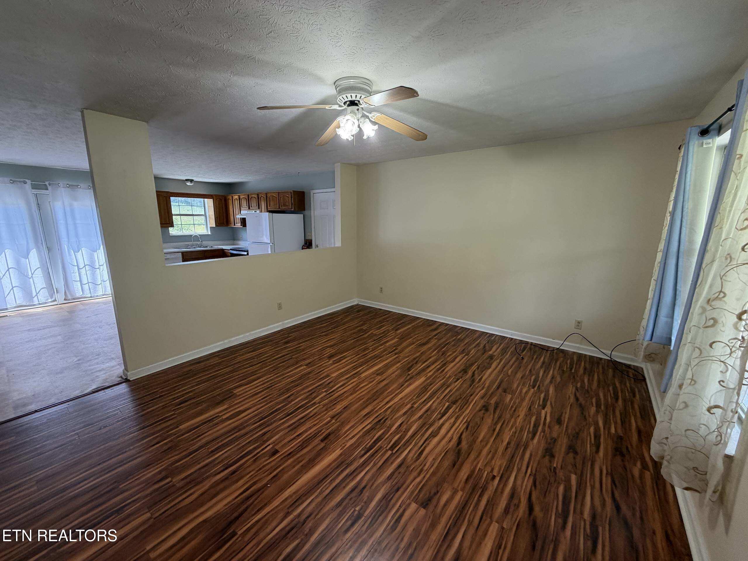 3175 Dutch Valley Road Clinton TN 37716