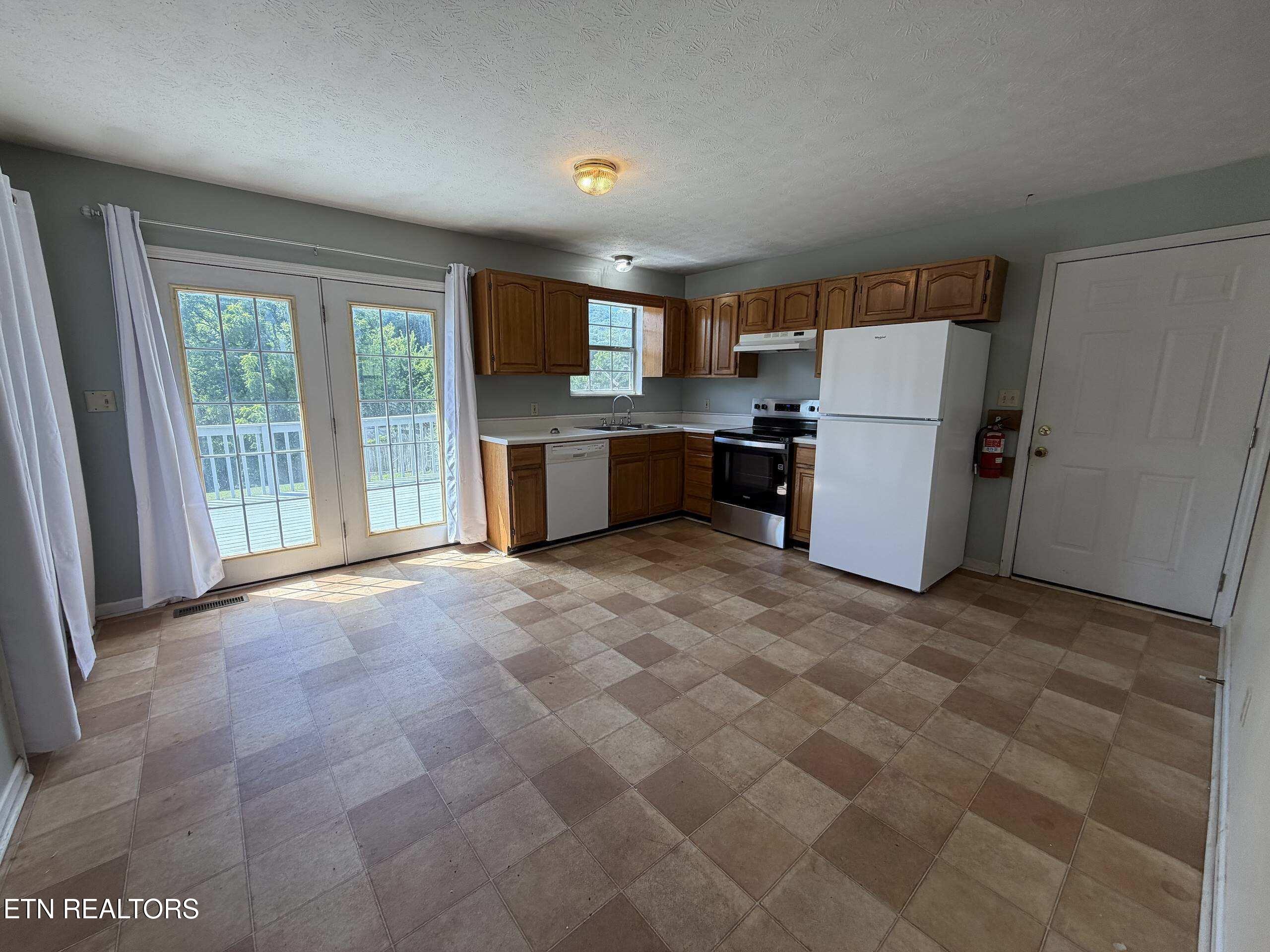 3175 Dutch Valley Road Clinton TN 37716