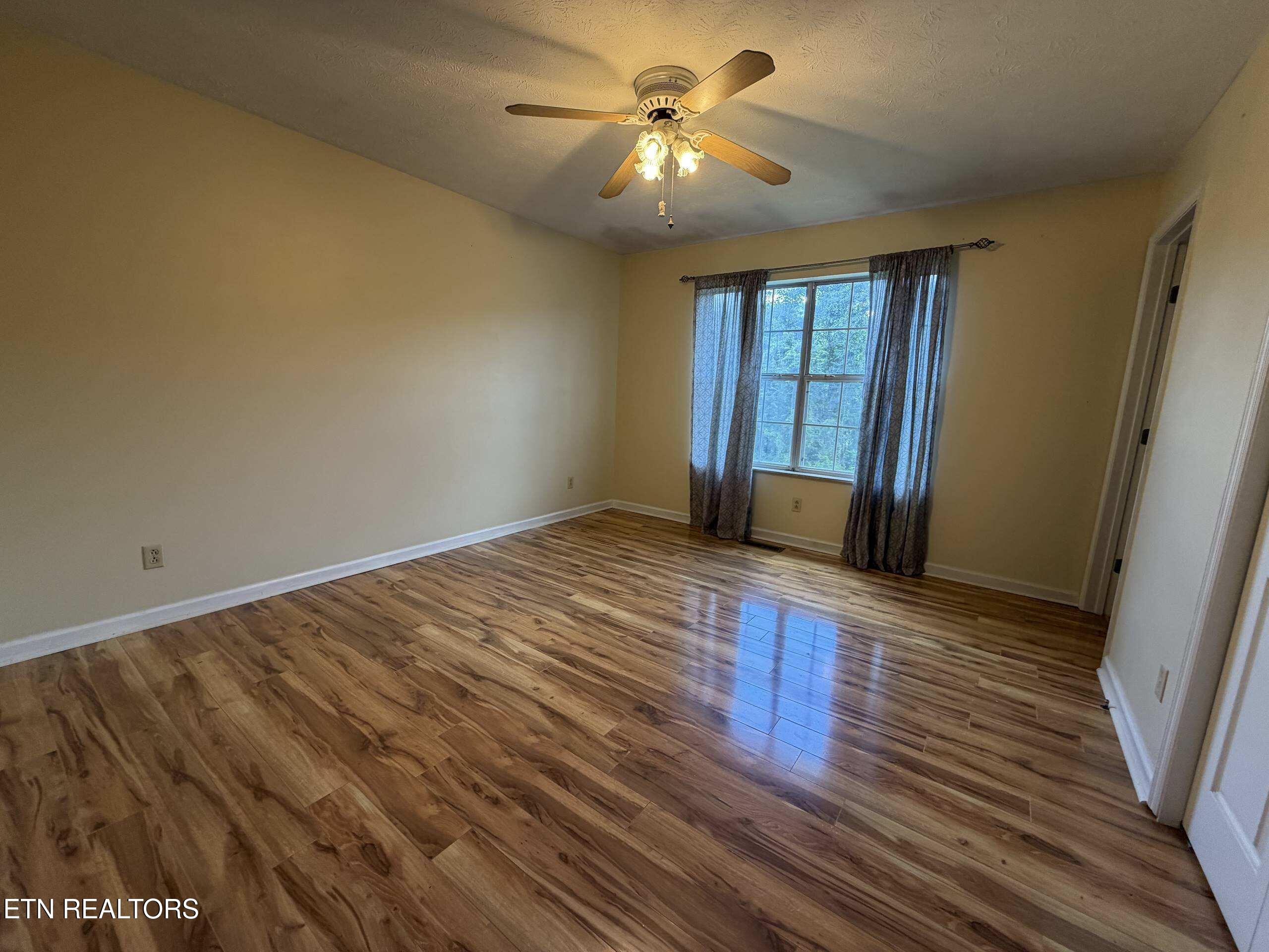 3175 Dutch Valley Road Clinton TN 37716