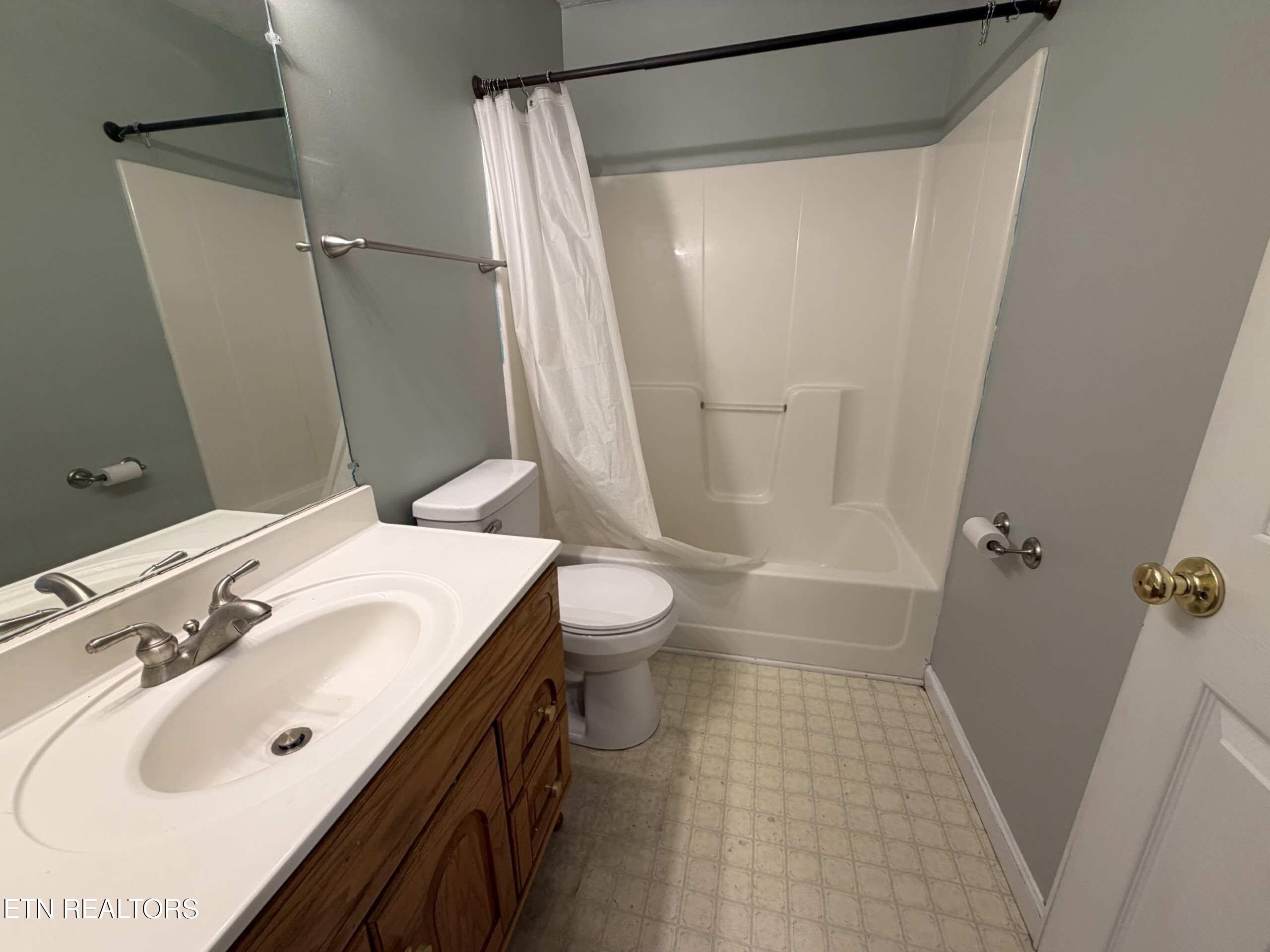 3175 Dutch Valley Road Clinton TN 37716