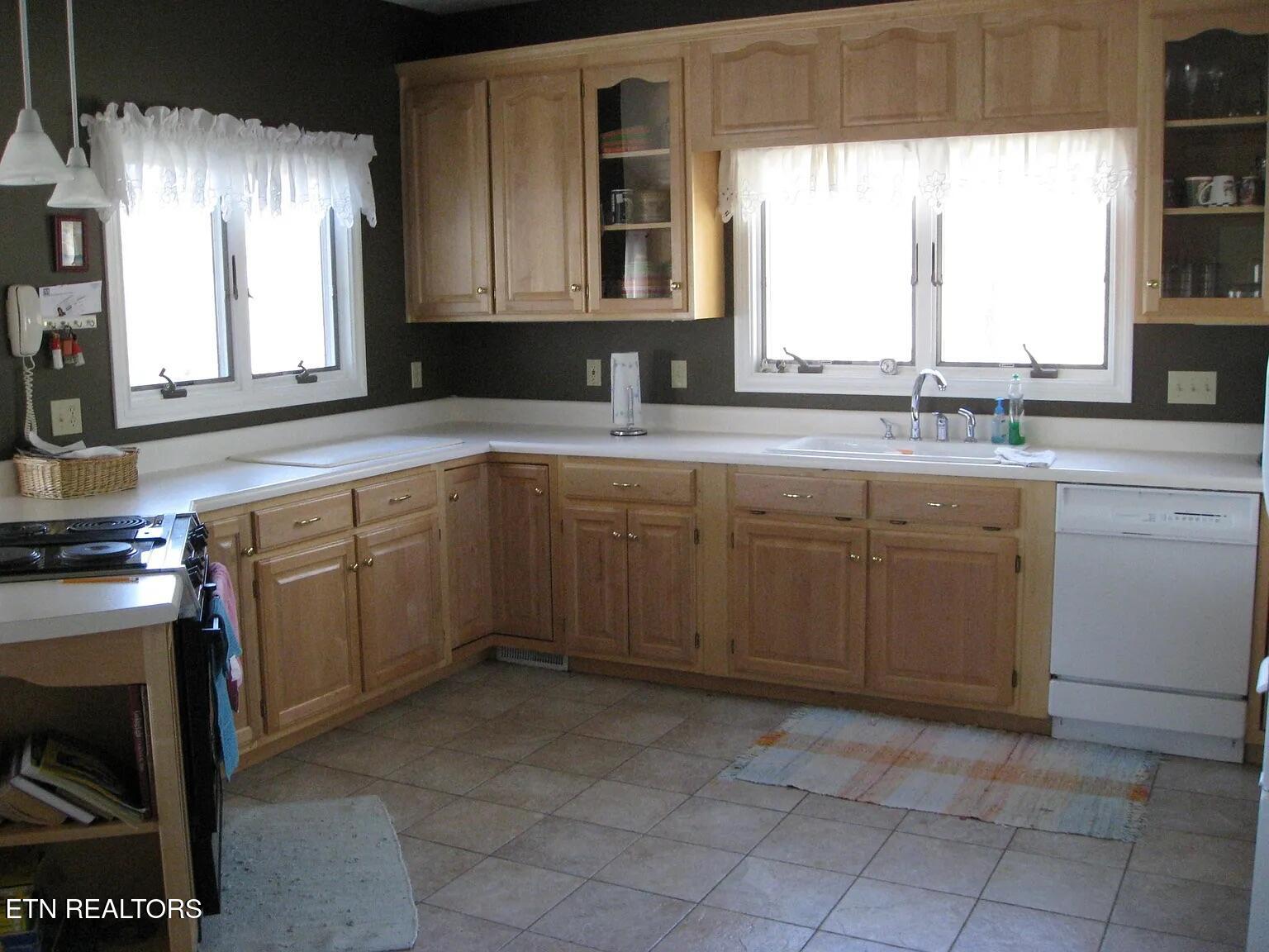 104 Hilltop Drive Kingston TN 37763