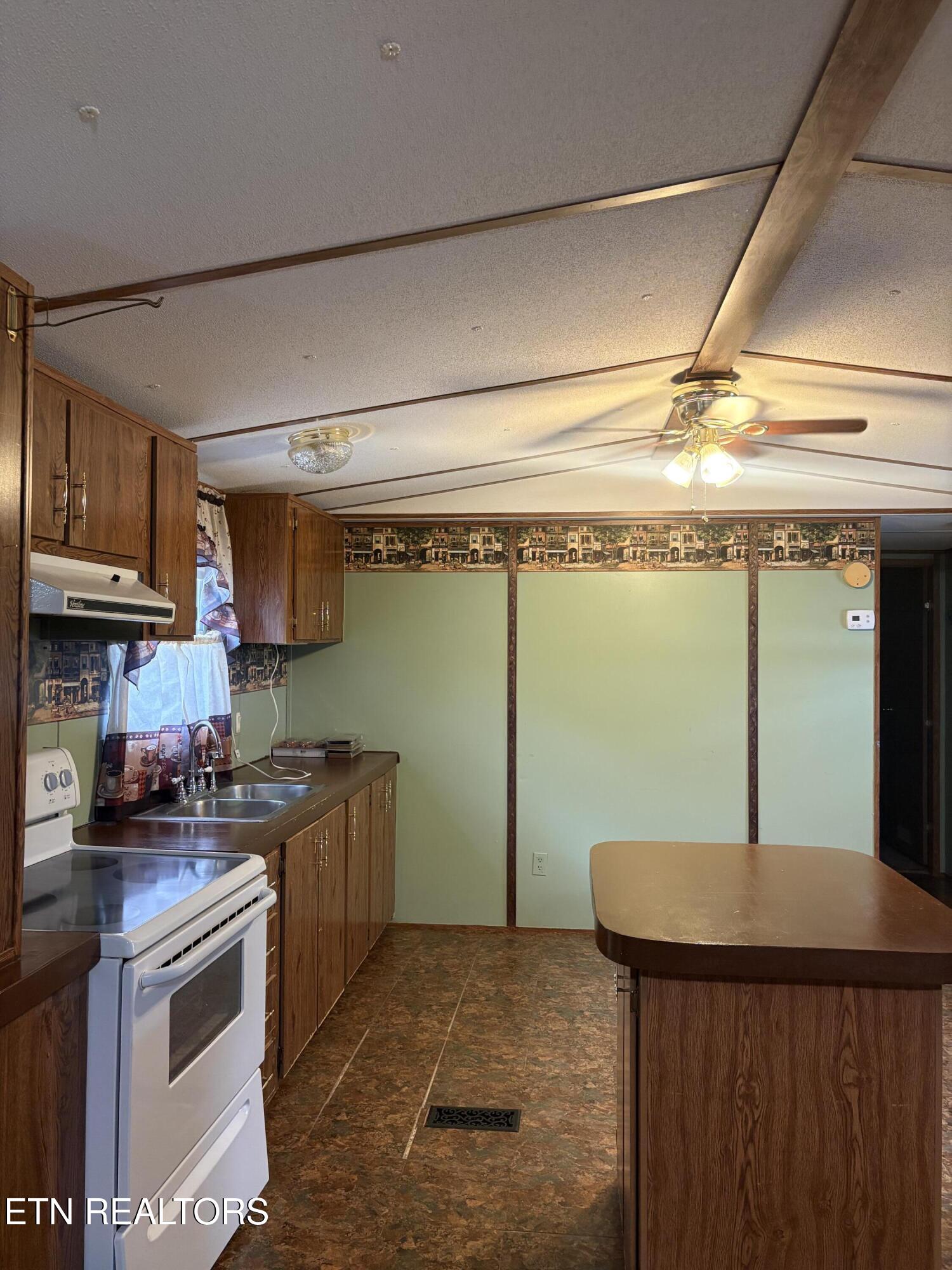 124 Watson Lane Harriman TN 37748