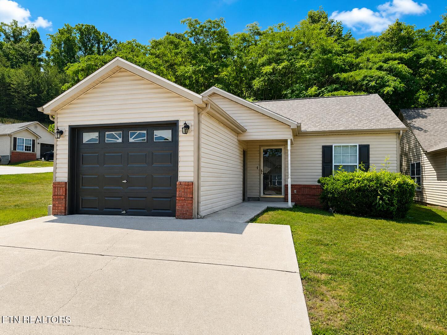 1604 Sails Way Knoxville TN 37932