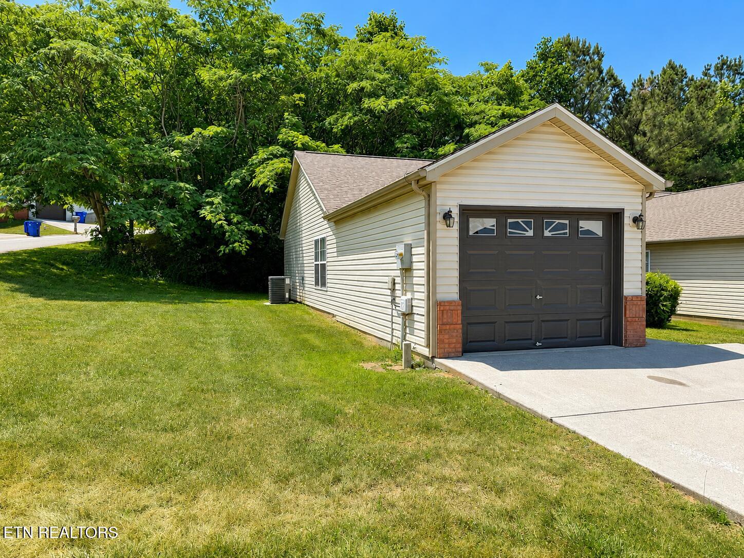 1604 Sails Way Knoxville TN 37932