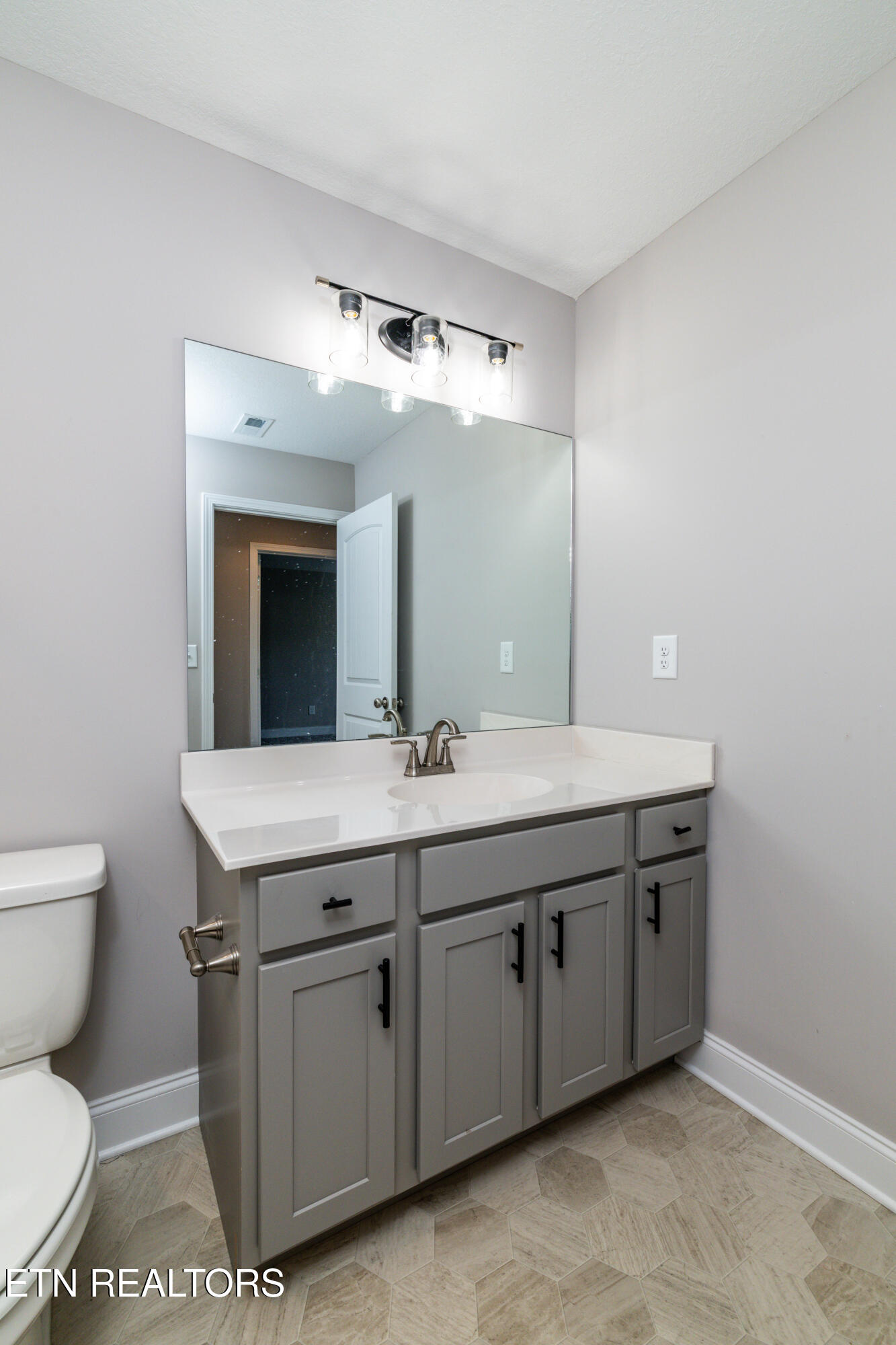 338 Broadberry Avenue Oak Ridge TN 37830