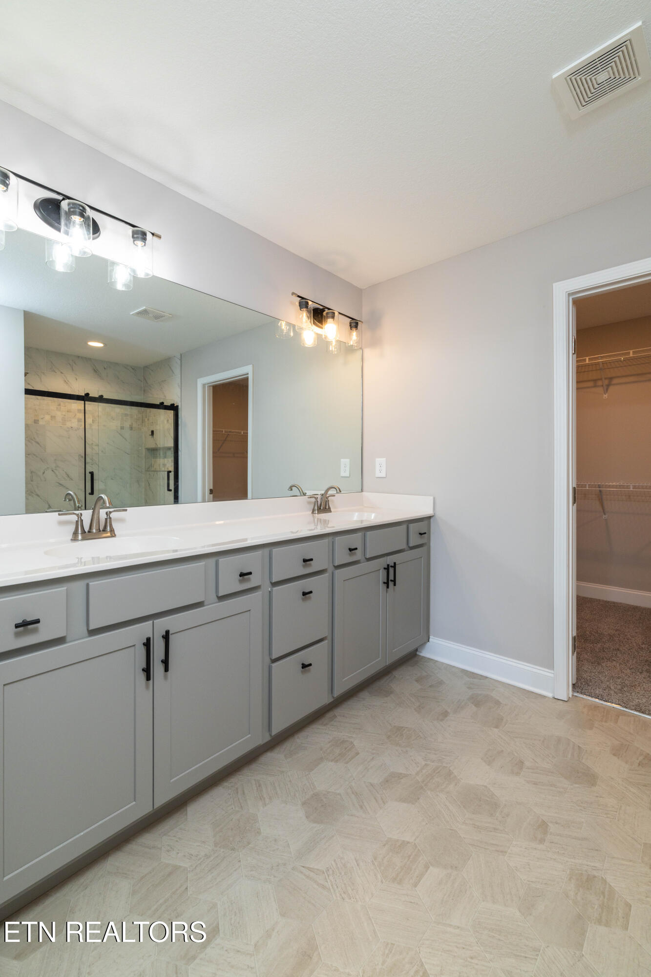 338 Broadberry Avenue Oak Ridge TN 37830