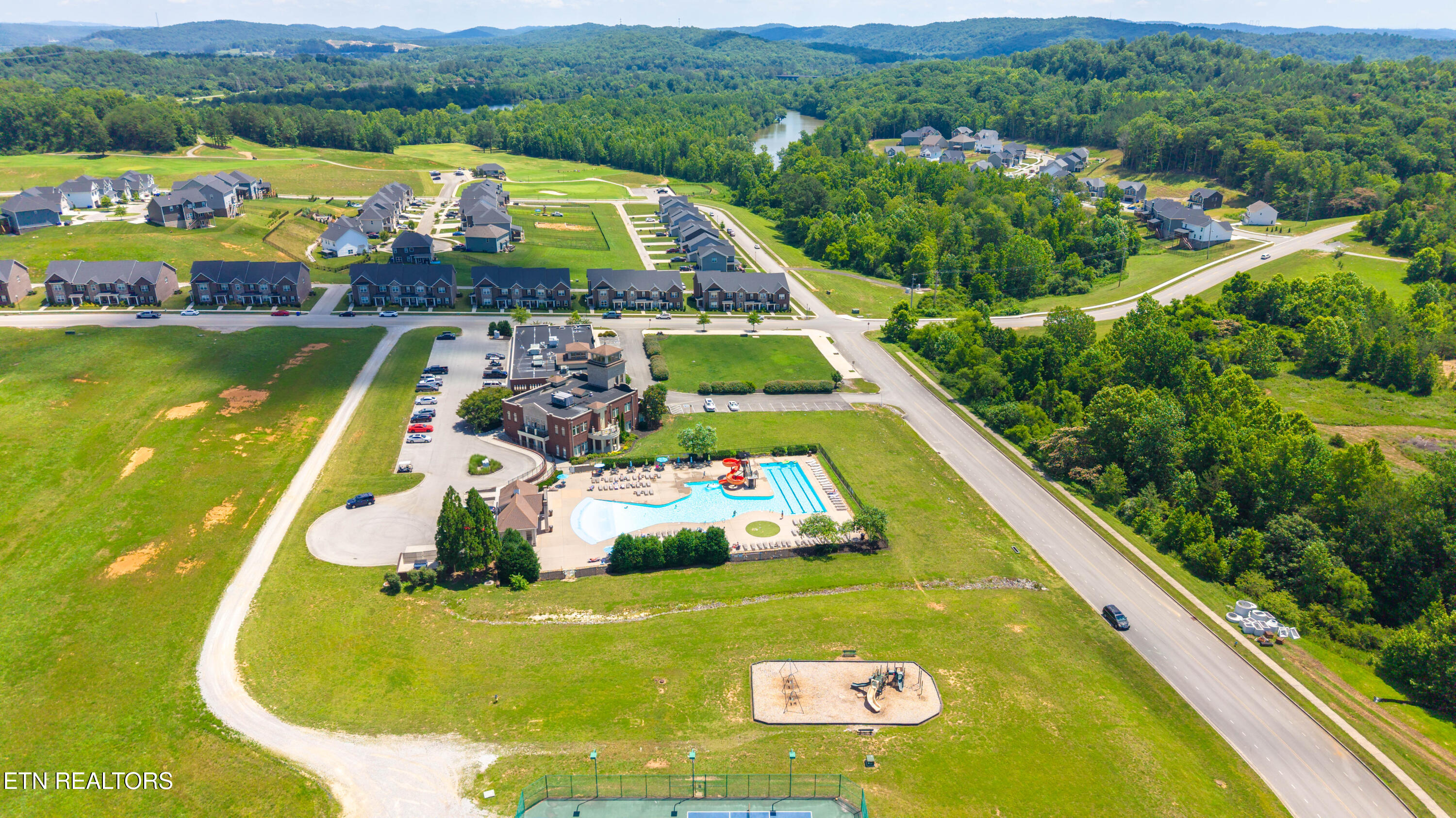 338 Broadberry Avenue Oak Ridge TN 37830