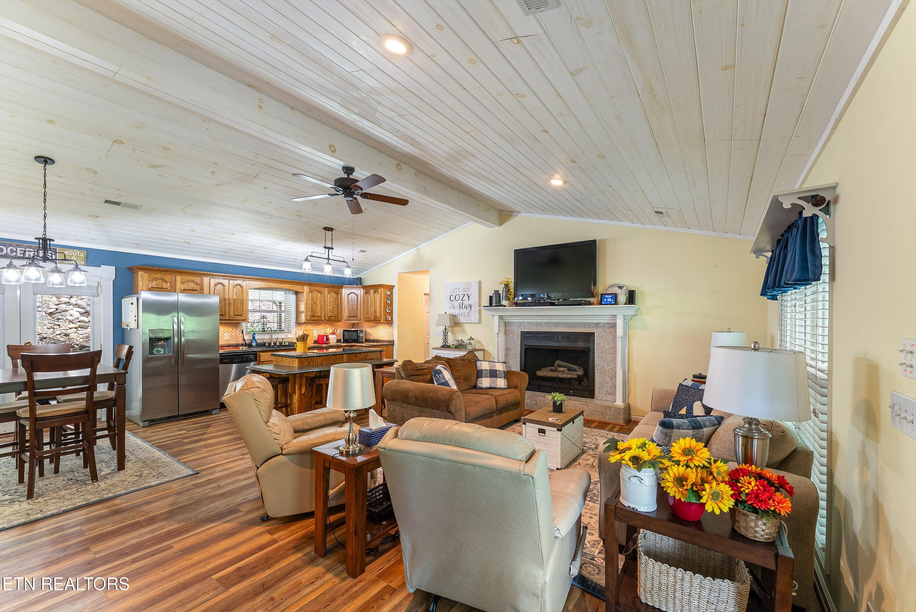 519 Country Oaks Drive Pigeon Forge TN 37863