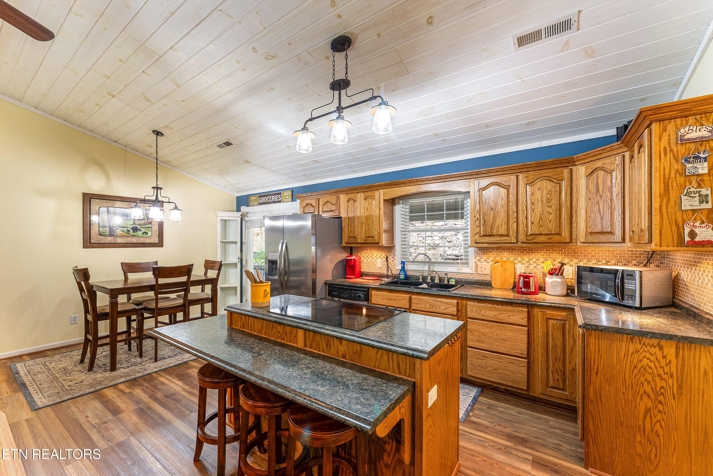 519 Country Oaks Drive Pigeon Forge TN 37863