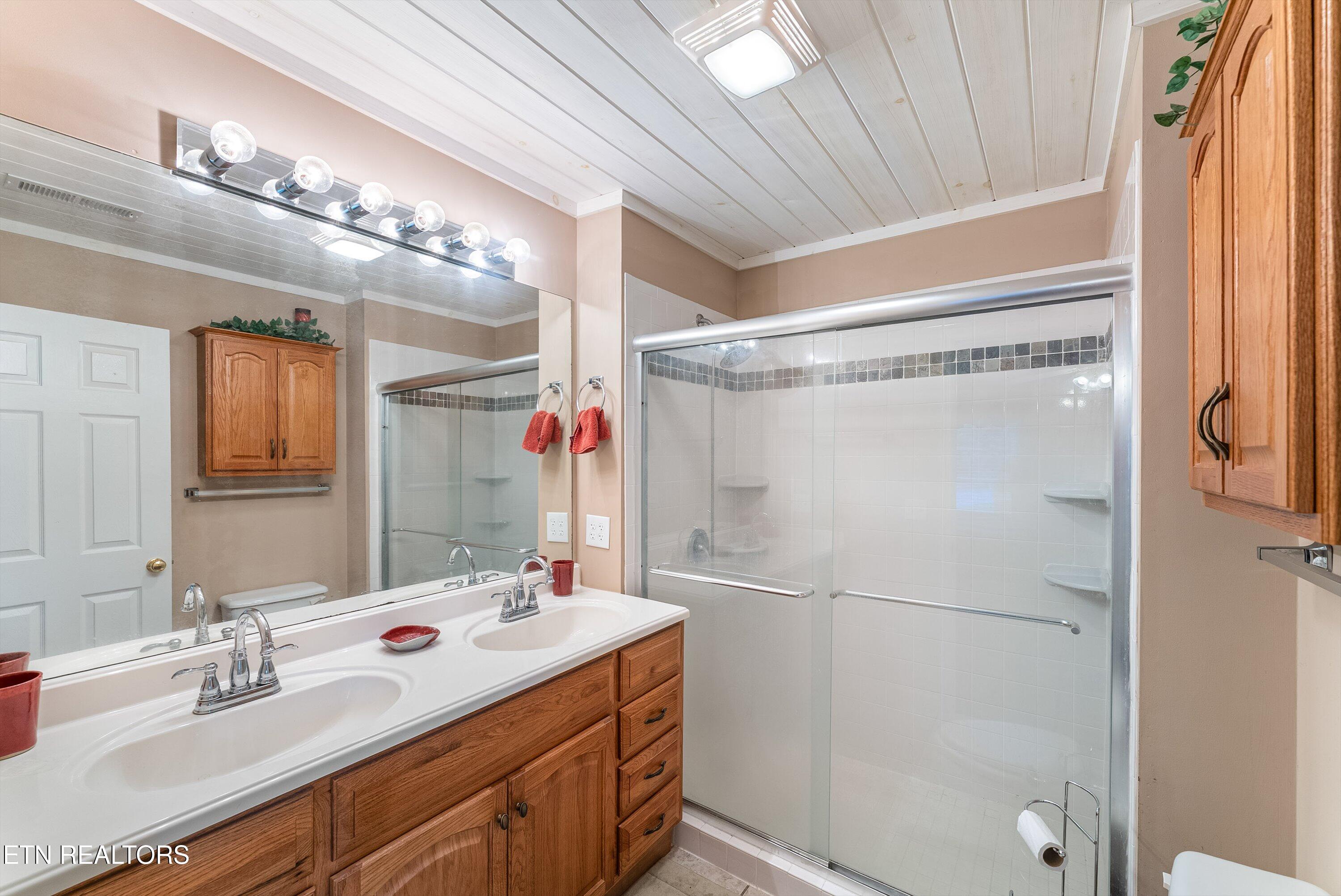 519 Country Oaks Drive Pigeon Forge TN 37863