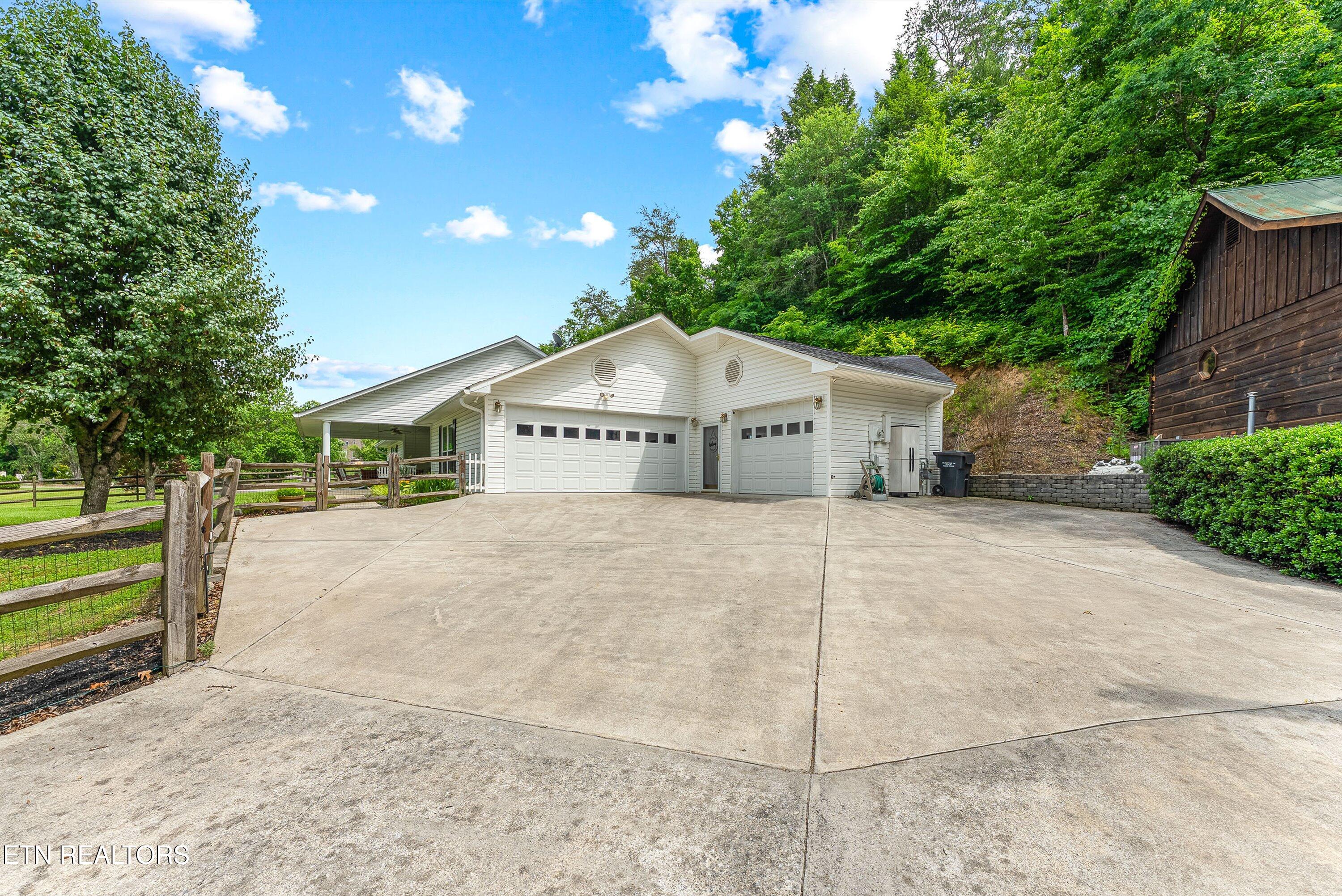 519 Country Oaks Drive Pigeon Forge TN 37863