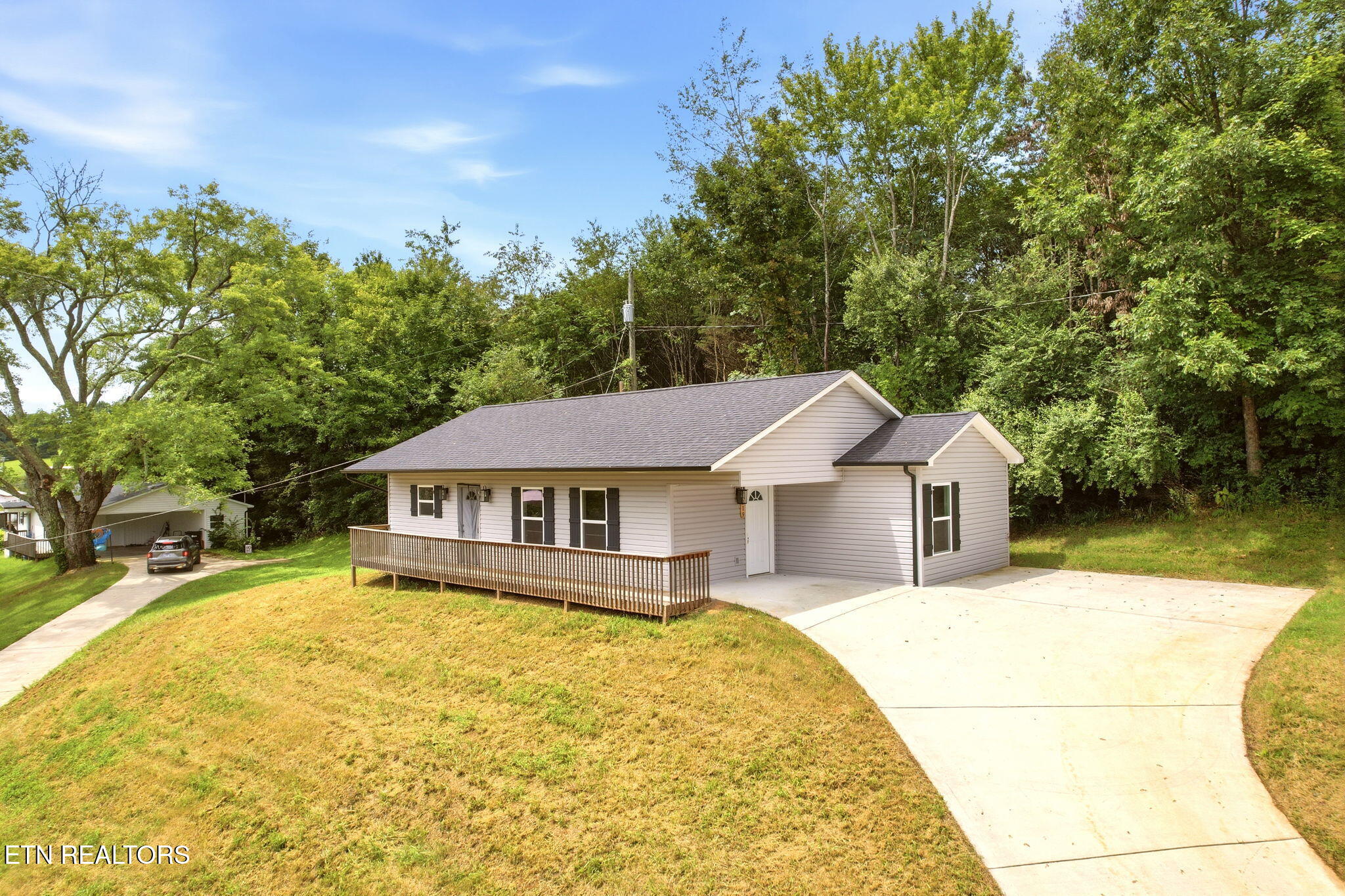 219 Offutt Road Clinton TN 37716