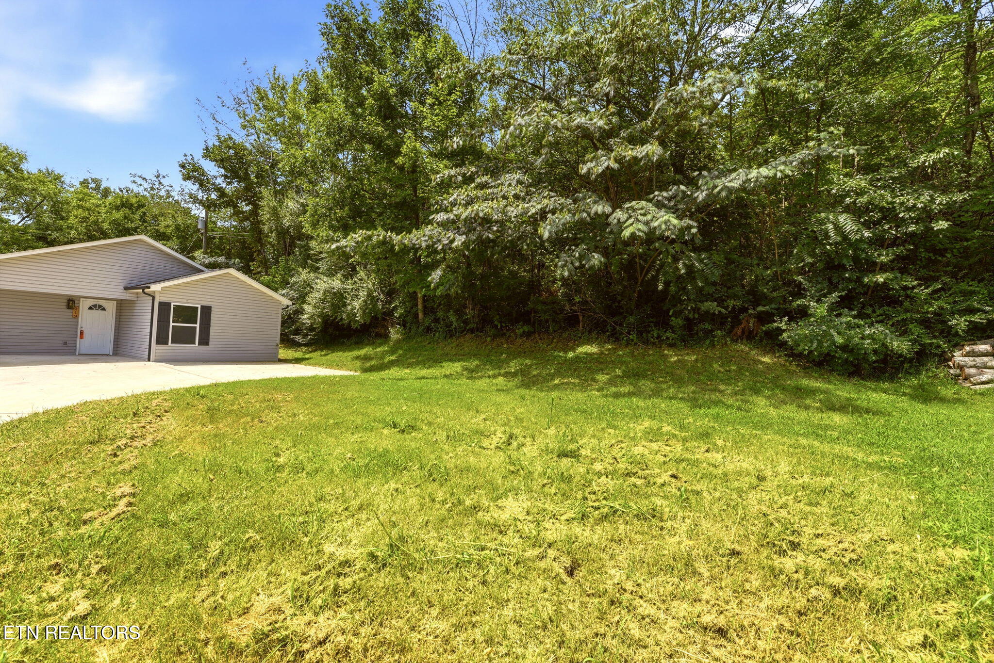 219 Offutt Road Clinton TN 37716