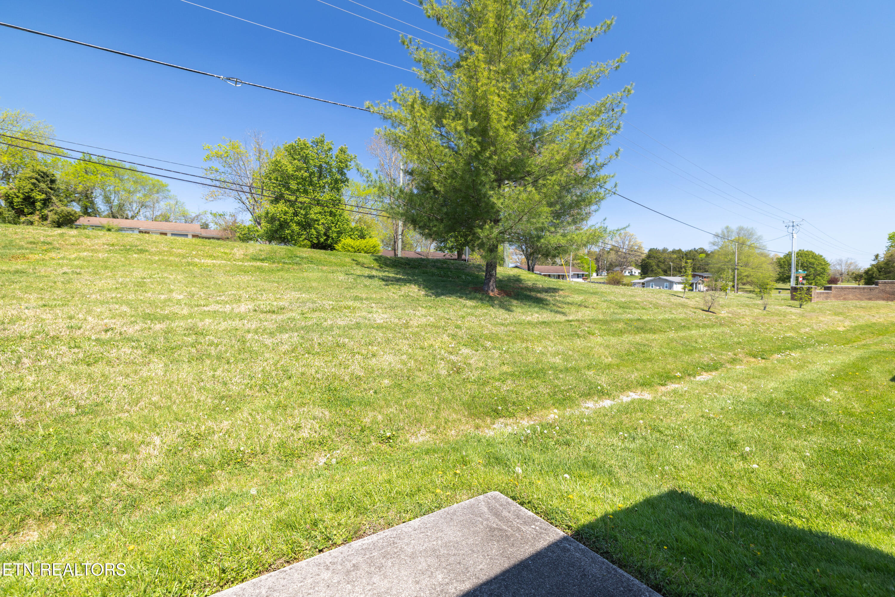 7037 Wakan Lane Corryton TN 37721
