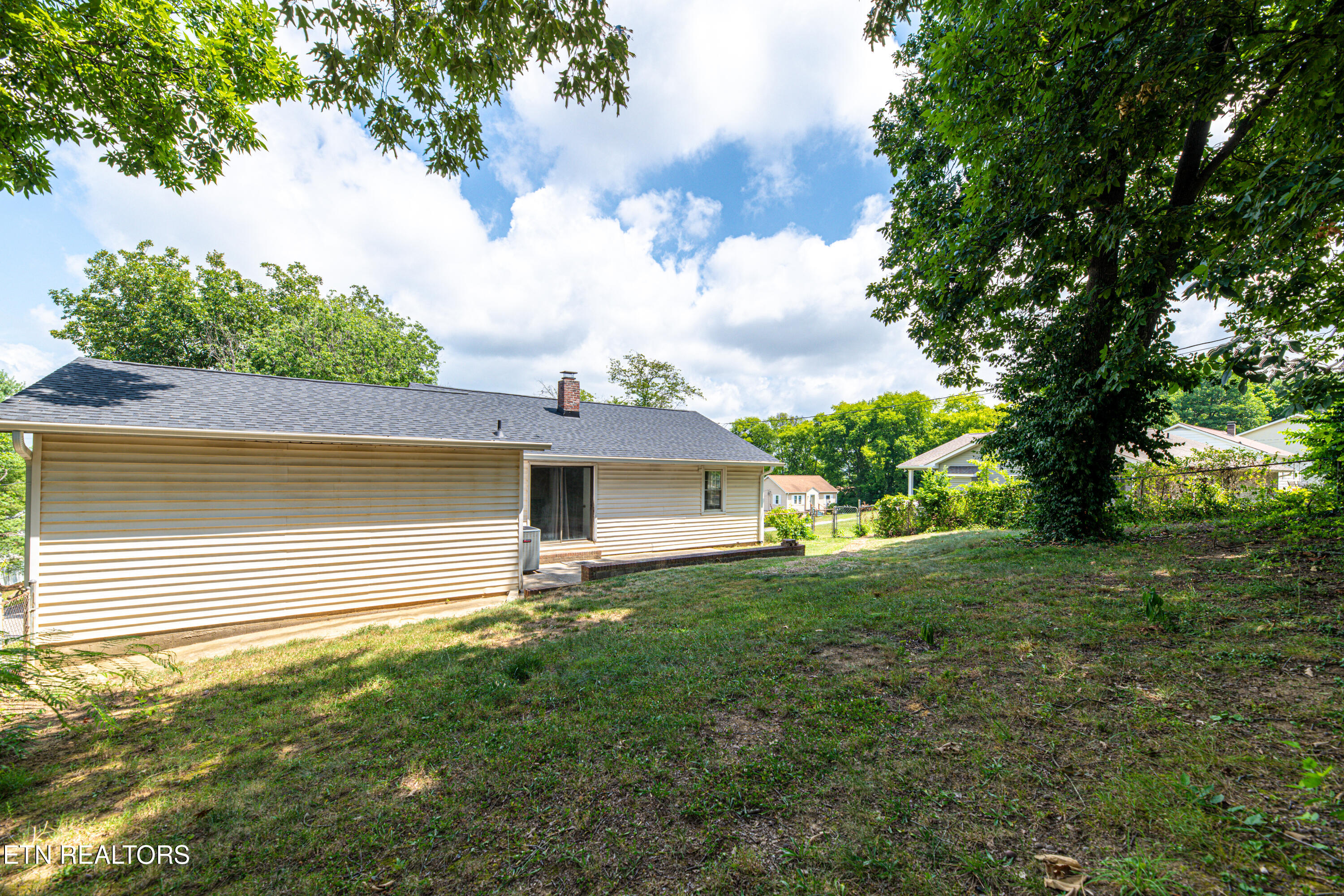 1314 Goldleaf Street Maryville TN 37801