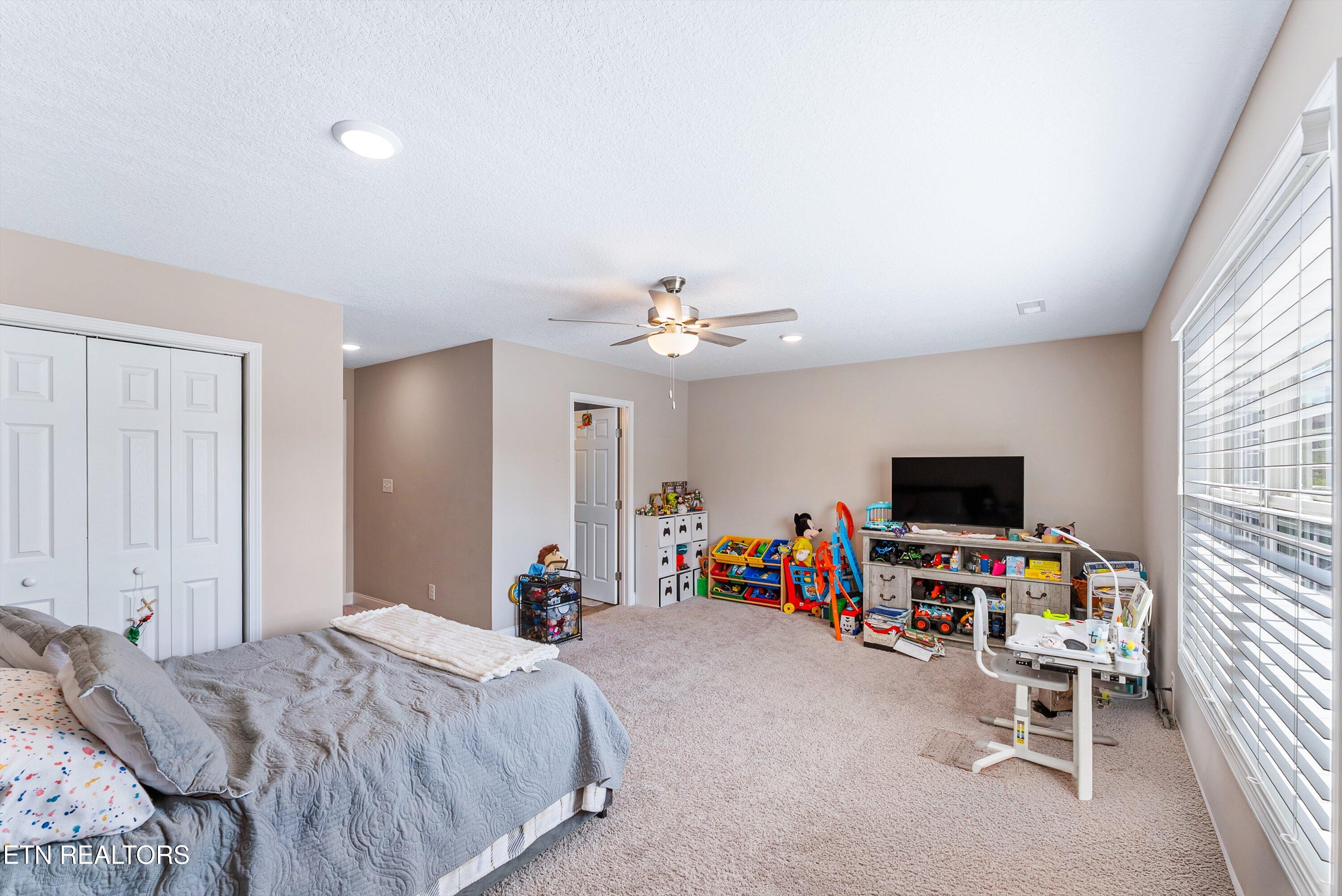 11317 Flame Willow Lane Knoxville TN 37932