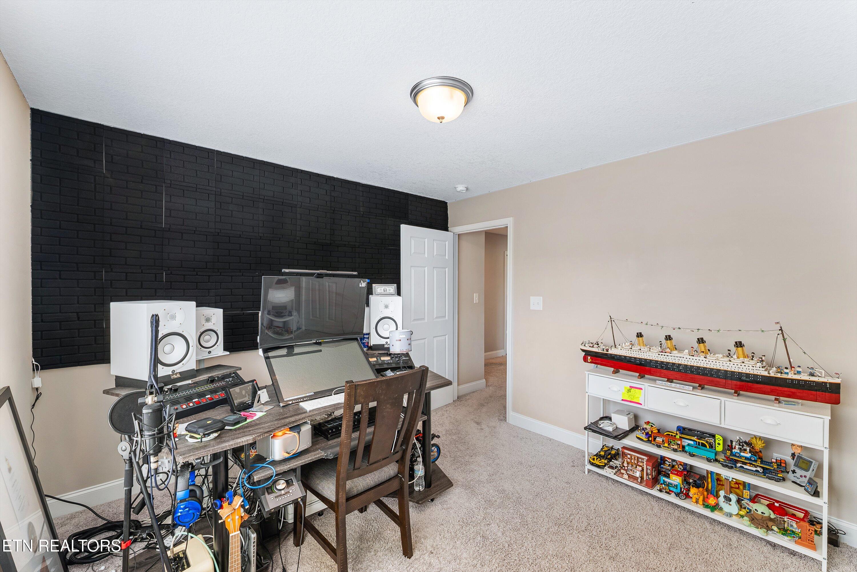 11317 Flame Willow Lane Knoxville TN 37932