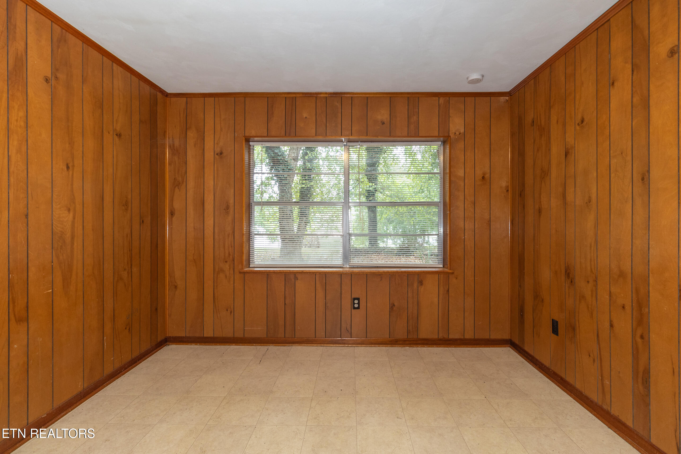 630 Colonial Drive Harriman TN 37748