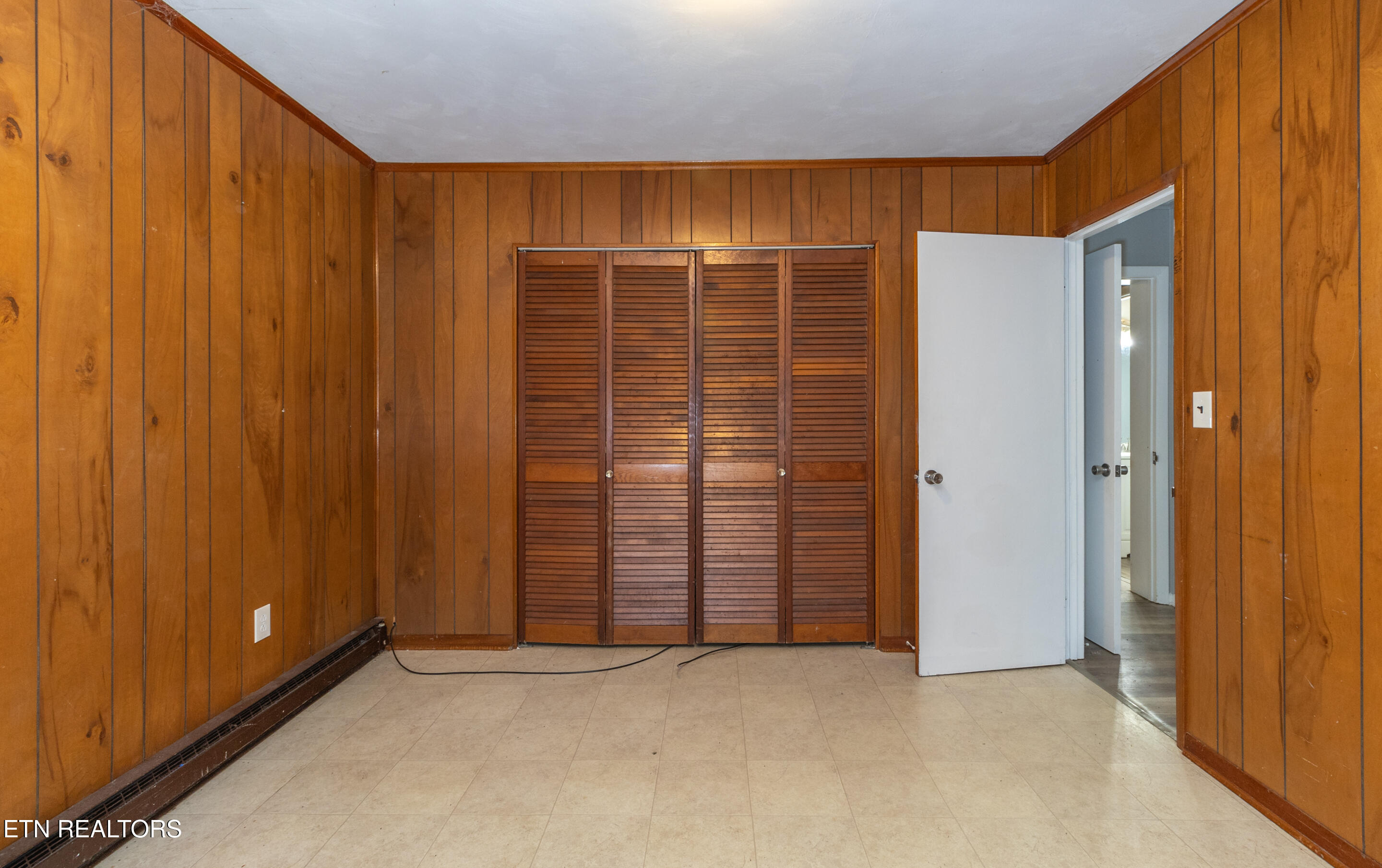 630 Colonial Drive Harriman TN 37748