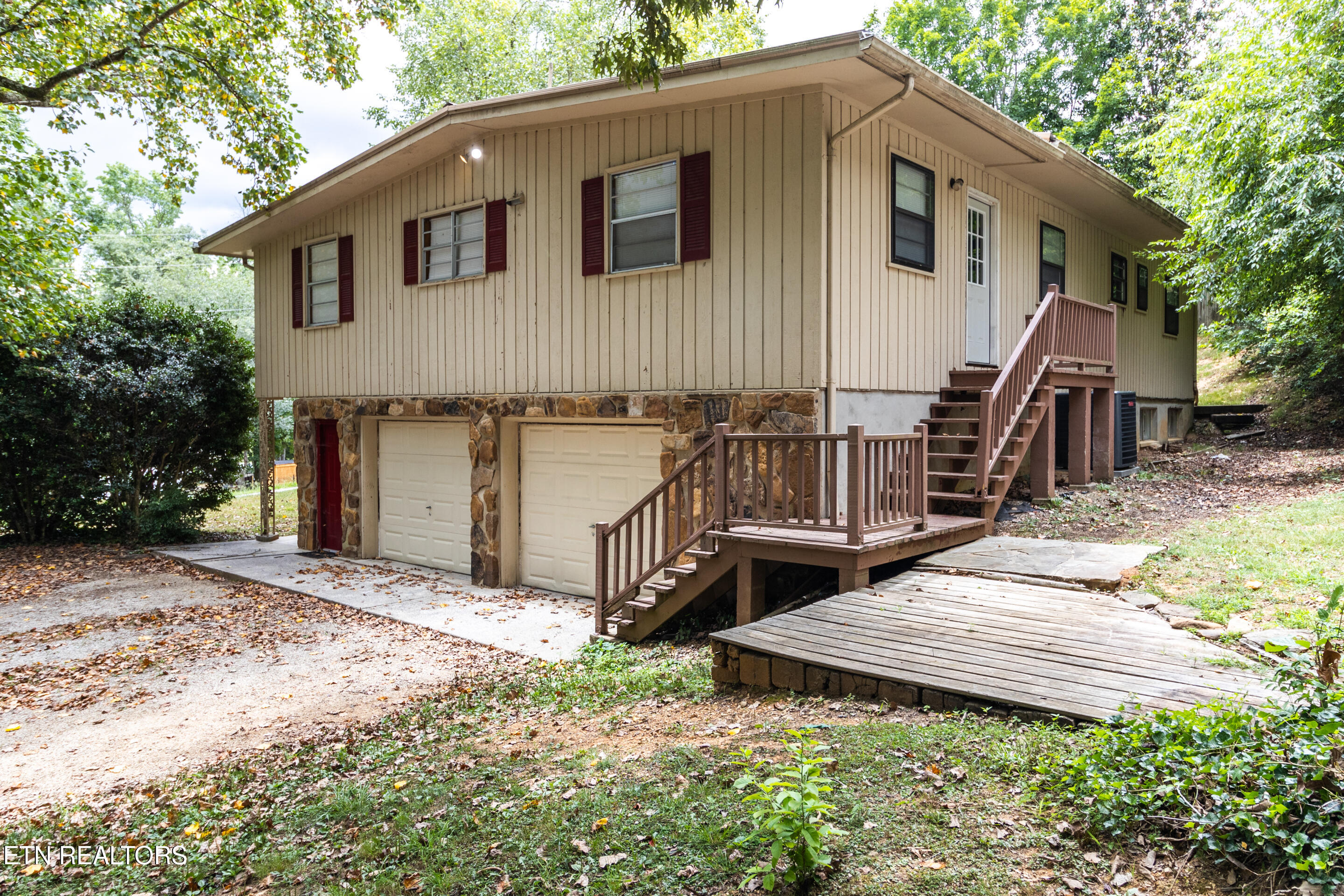 630 Colonial Drive Harriman TN 37748