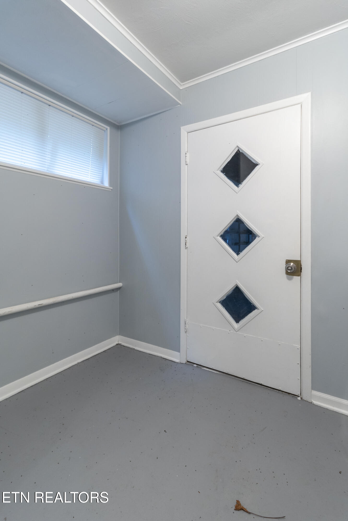 630 Colonial Drive Harriman TN 37748