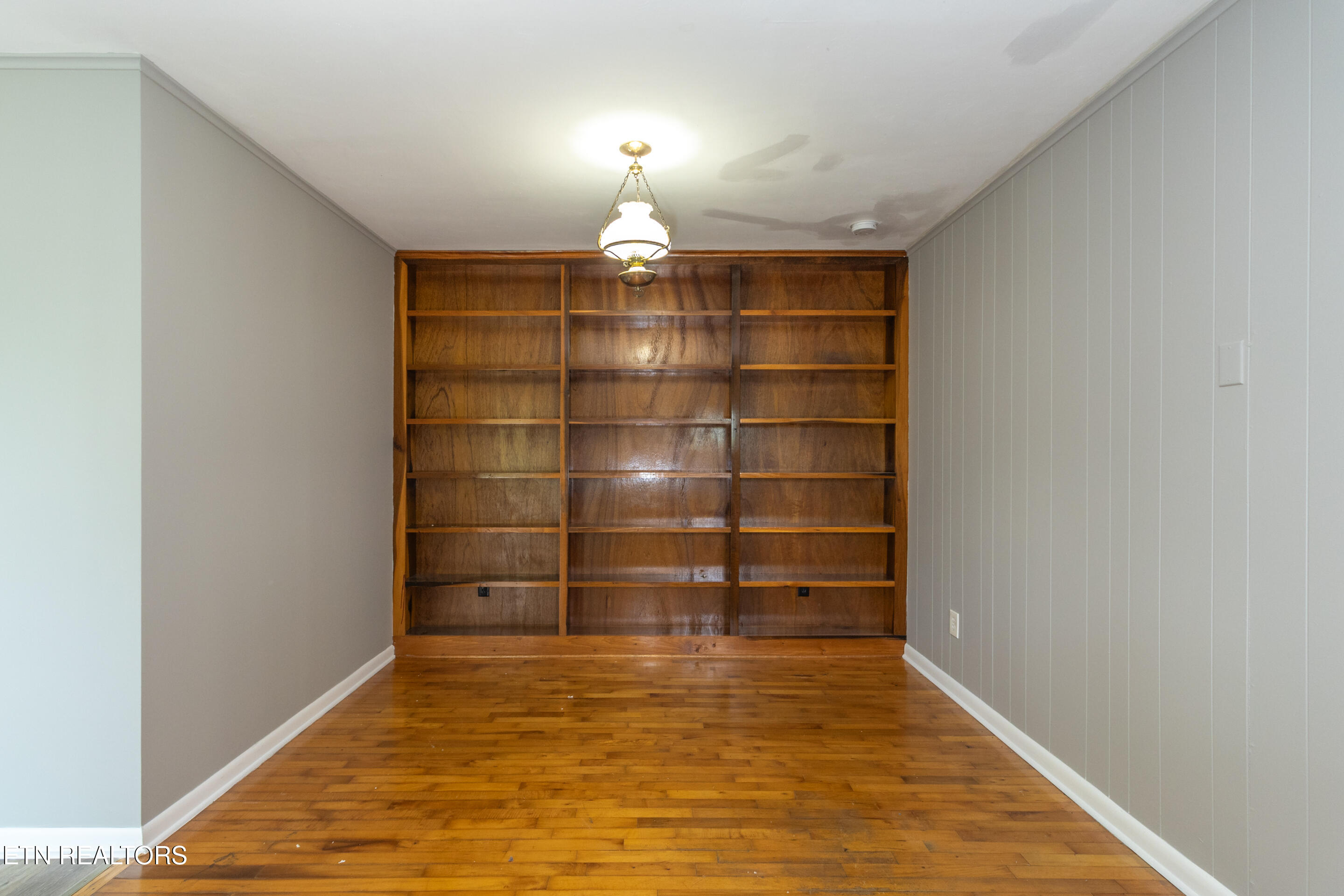 630 Colonial Drive Harriman TN 37748