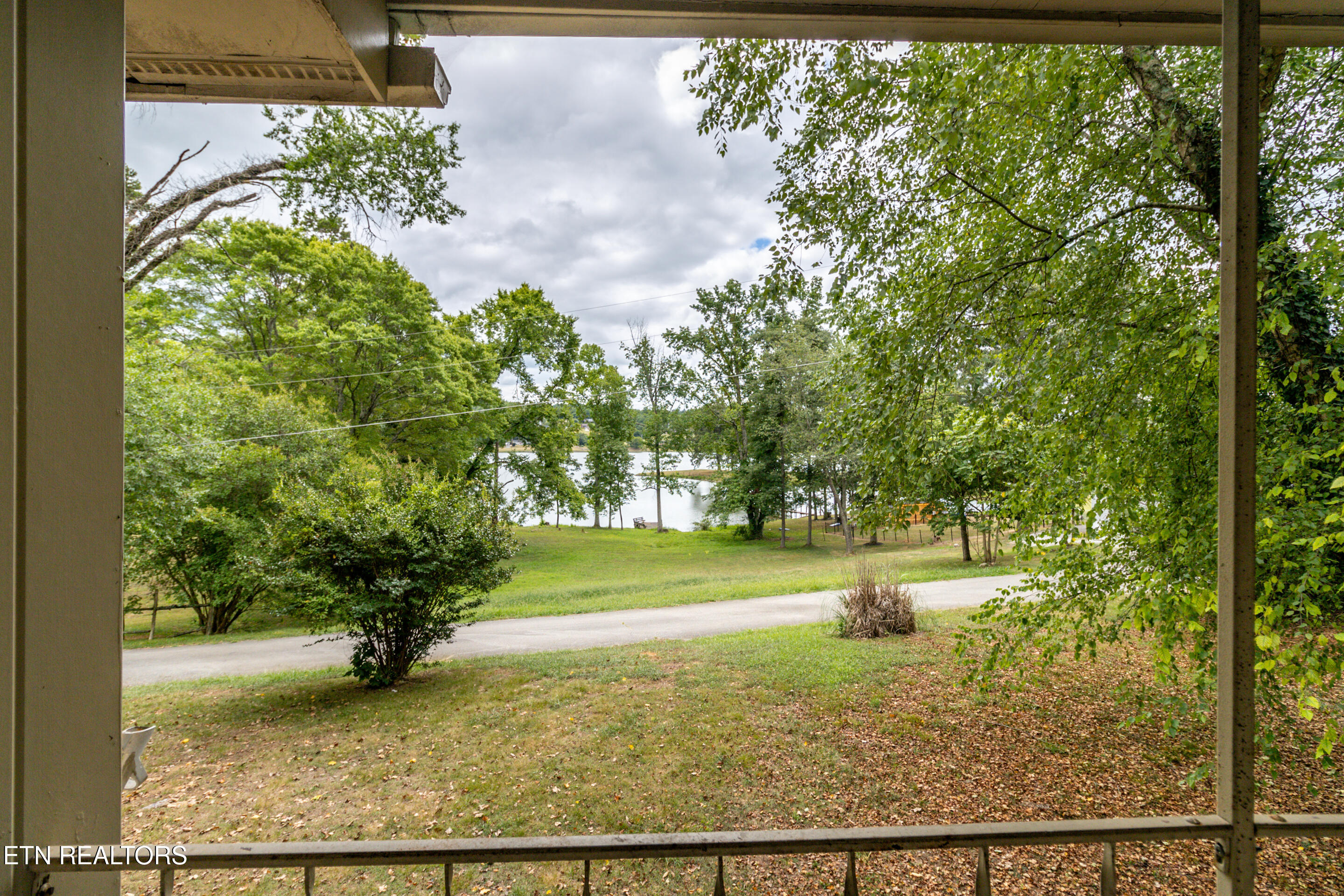 630 Colonial Drive Harriman TN 37748