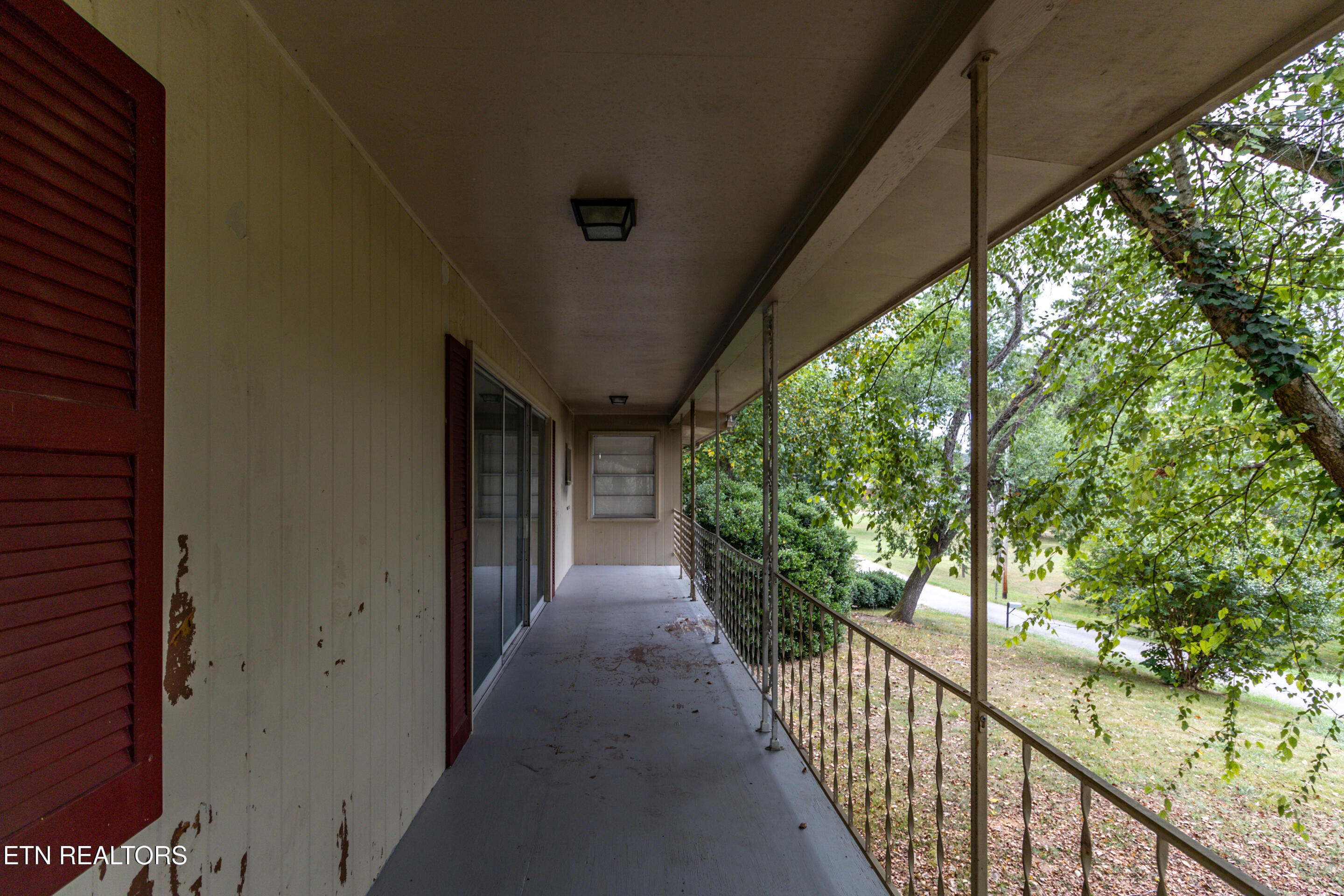630 Colonial Drive Harriman TN 37748