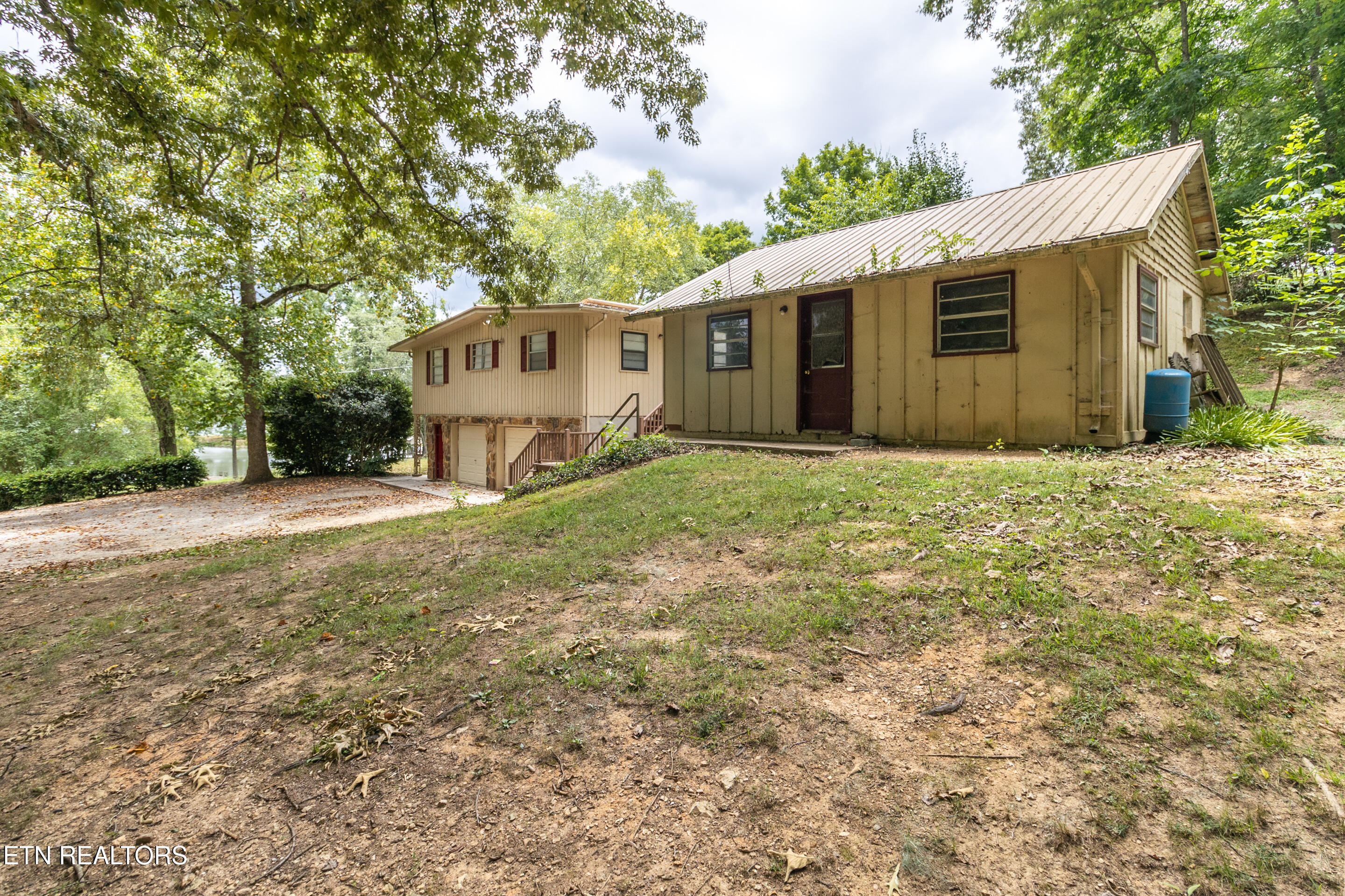 630 Colonial Drive Harriman TN 37748
