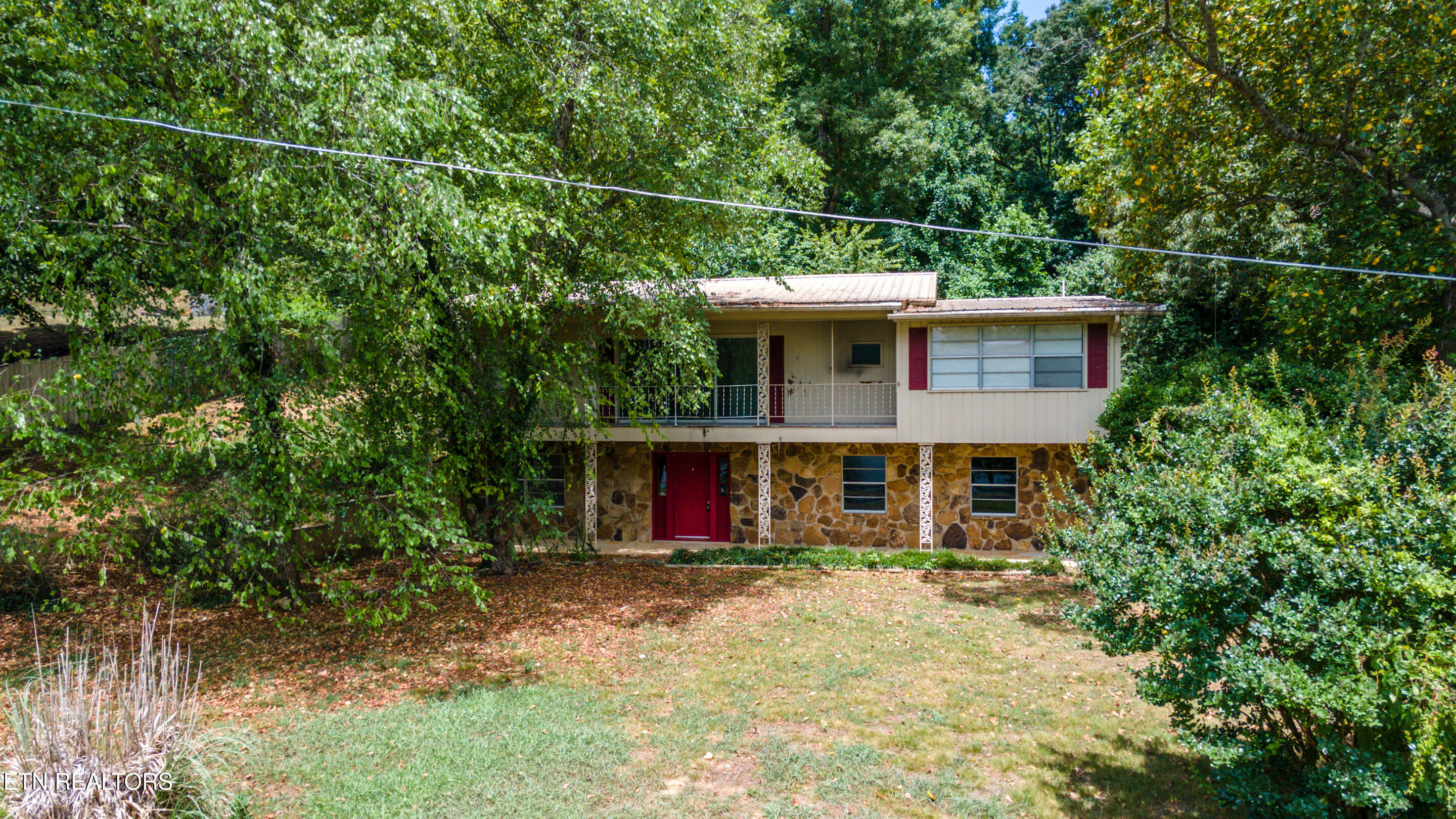630 Colonial Drive Harriman TN 37748