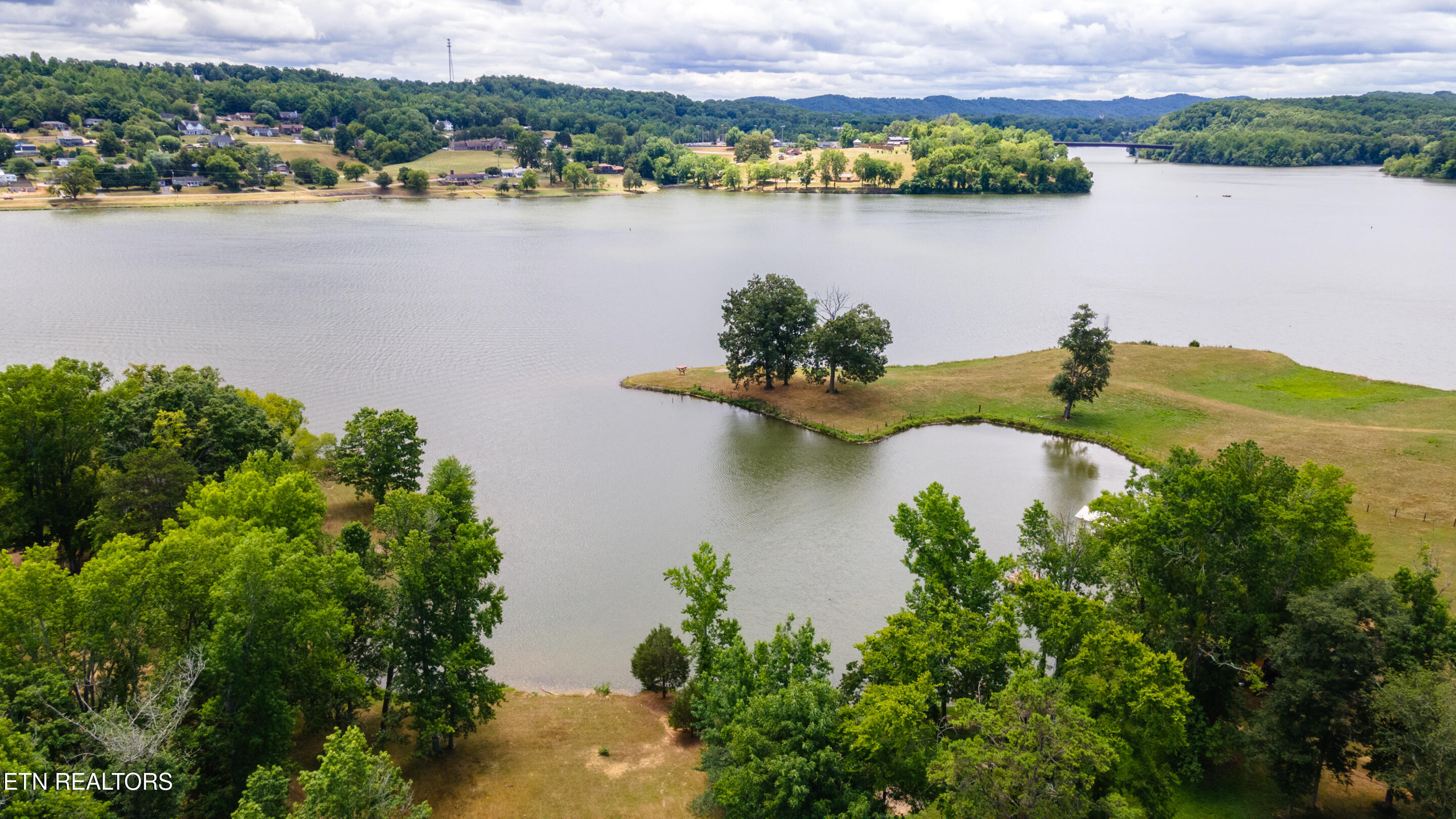 630 Colonial Drive Harriman TN 37748